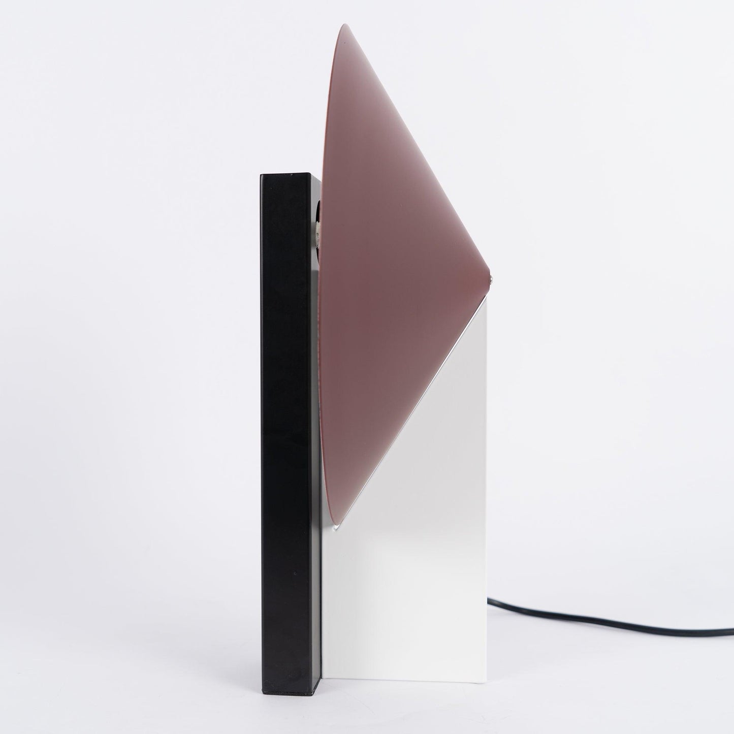 Orbe Table Lamp | Metal & Iron | Black and Red