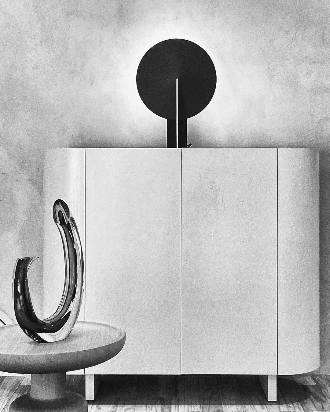Orbe Table Lamp | Metal & Iron | Black and Red