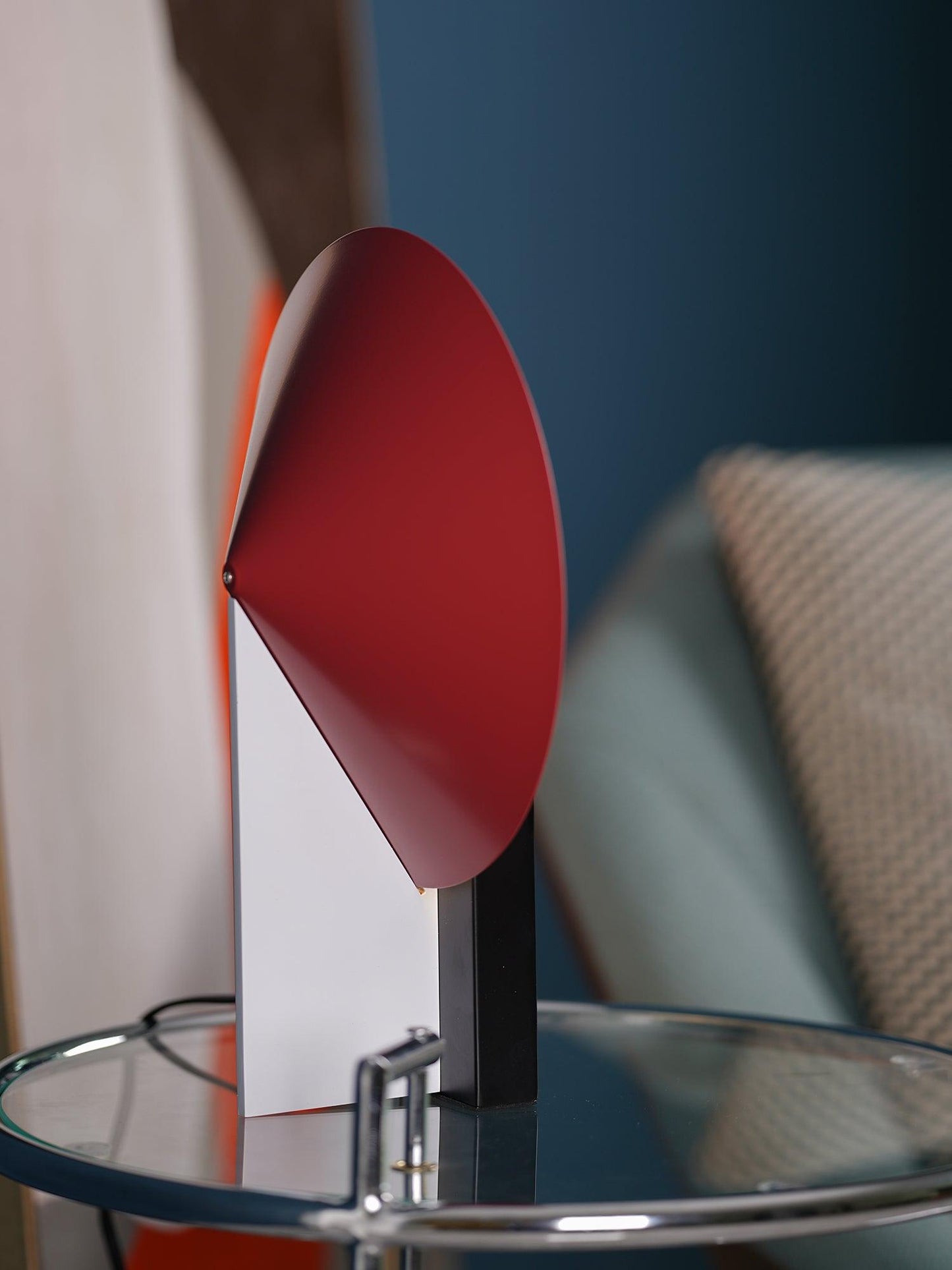 Orbe Table Lamp | Metal & Iron | Black and Red