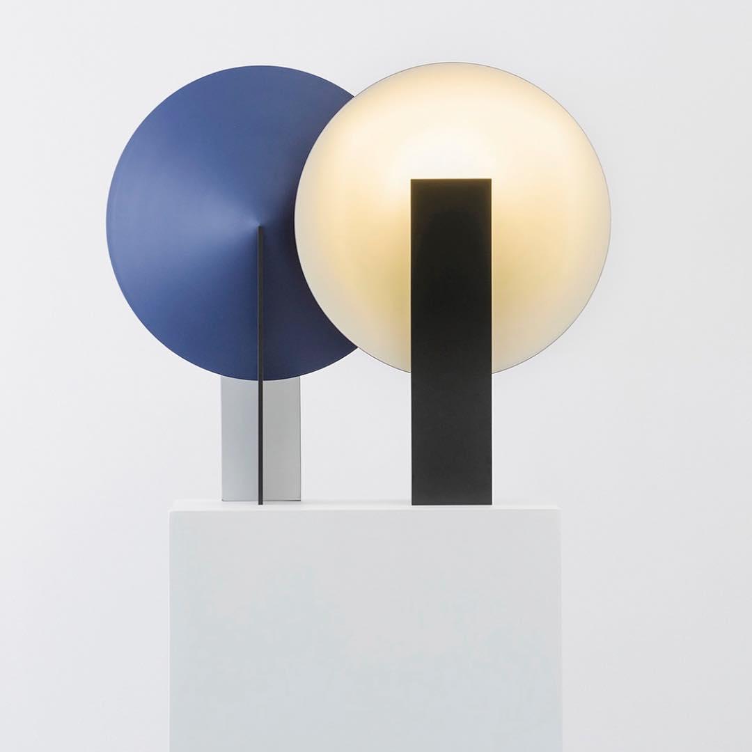 Orbe Table Lamp | Metal & Iron | Black and Red