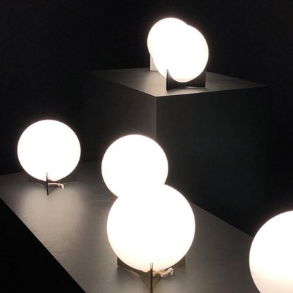 Oscar Table Lamp | Glass & Metal | Gold and White