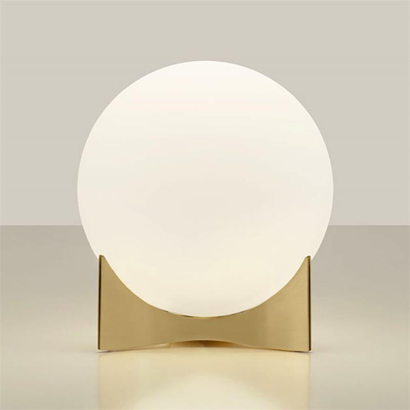 Oscar Table Lamp | Glass & Metal | Gold and White