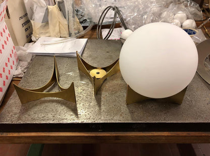 Oscar Table Lamp | Glass & Metal | Gold and White