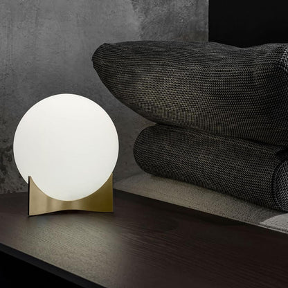 Oscar Table Lamp | Glass & Metal | Gold and White
