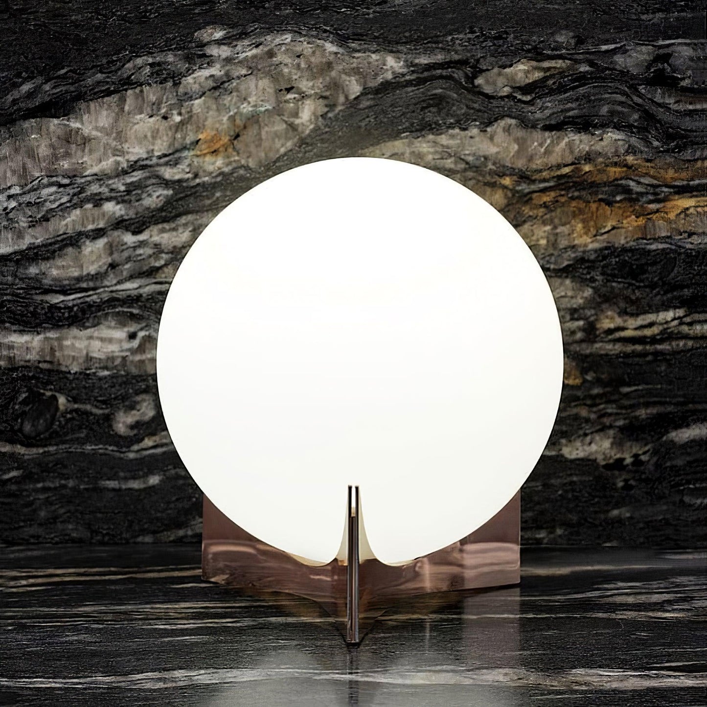 Oscar Table Lamp | Glass & Metal | Gold and White