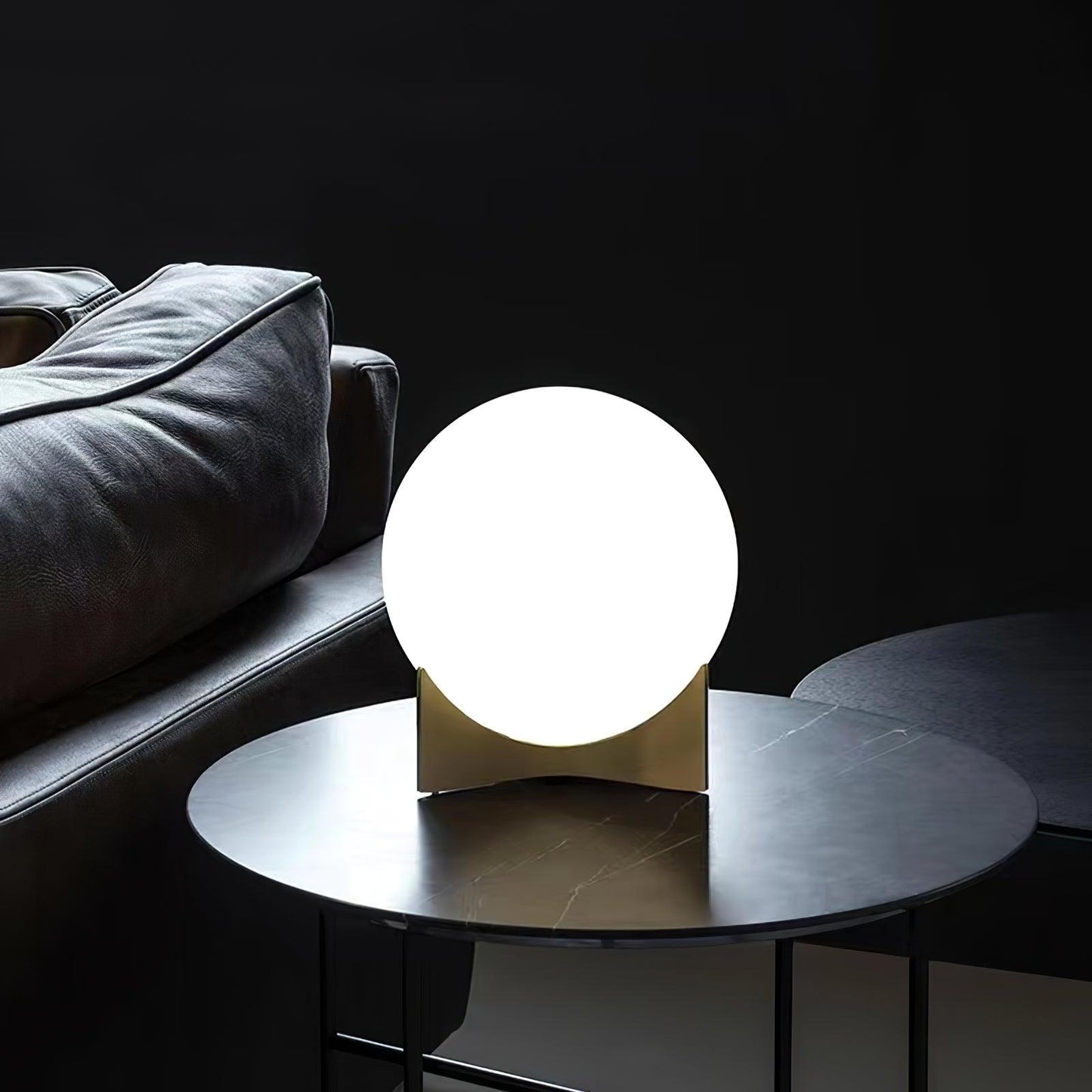 Oscar Table Lamp | Glass & Metal | Gold and White