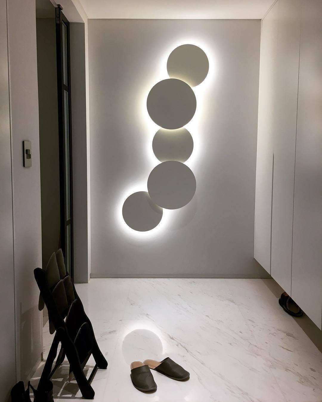 Geometric Disc Wall Lamp | Metal & Acrylic | Black or White