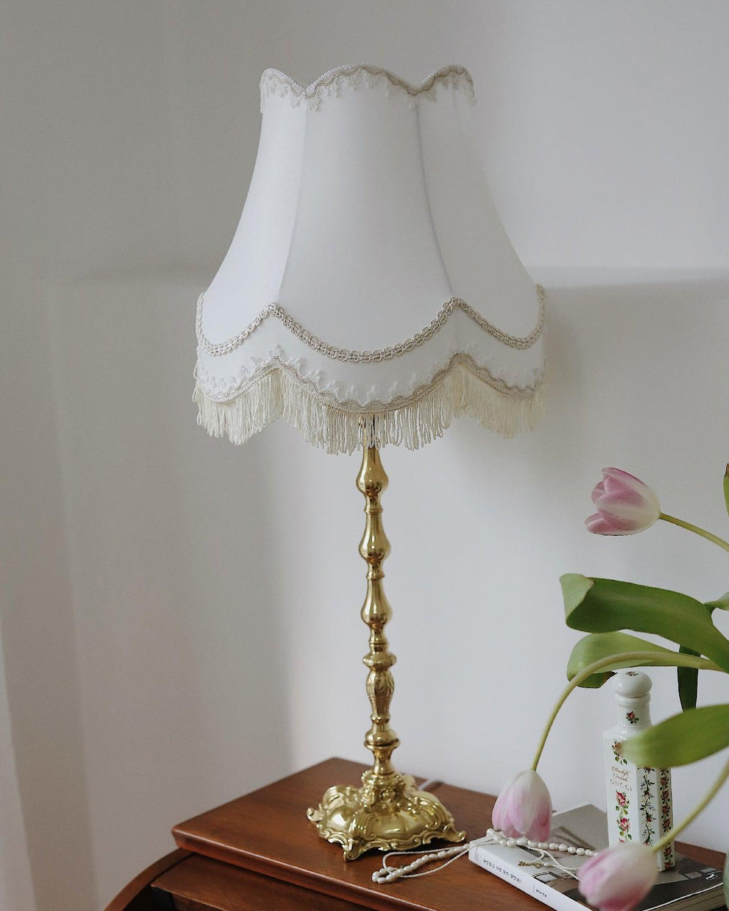 Pantalla Table Lamp | Brass & Fabric | White Shade