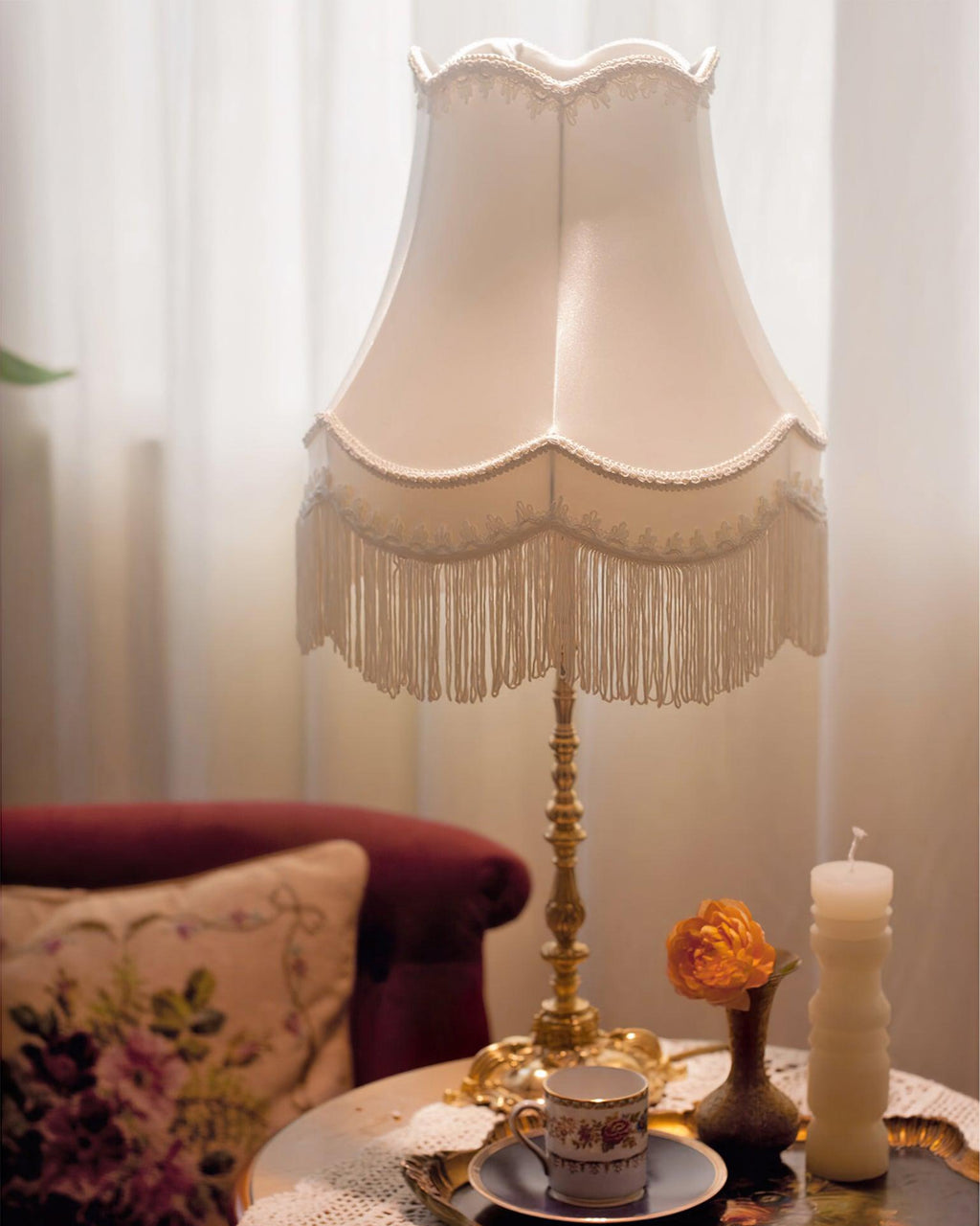 Pantalla Table Lamp | Brass & Fabric | White Shade