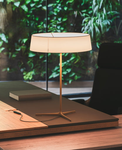 Dama Table Lamp | Metal, Fabric, Aluminum | Black, Grey