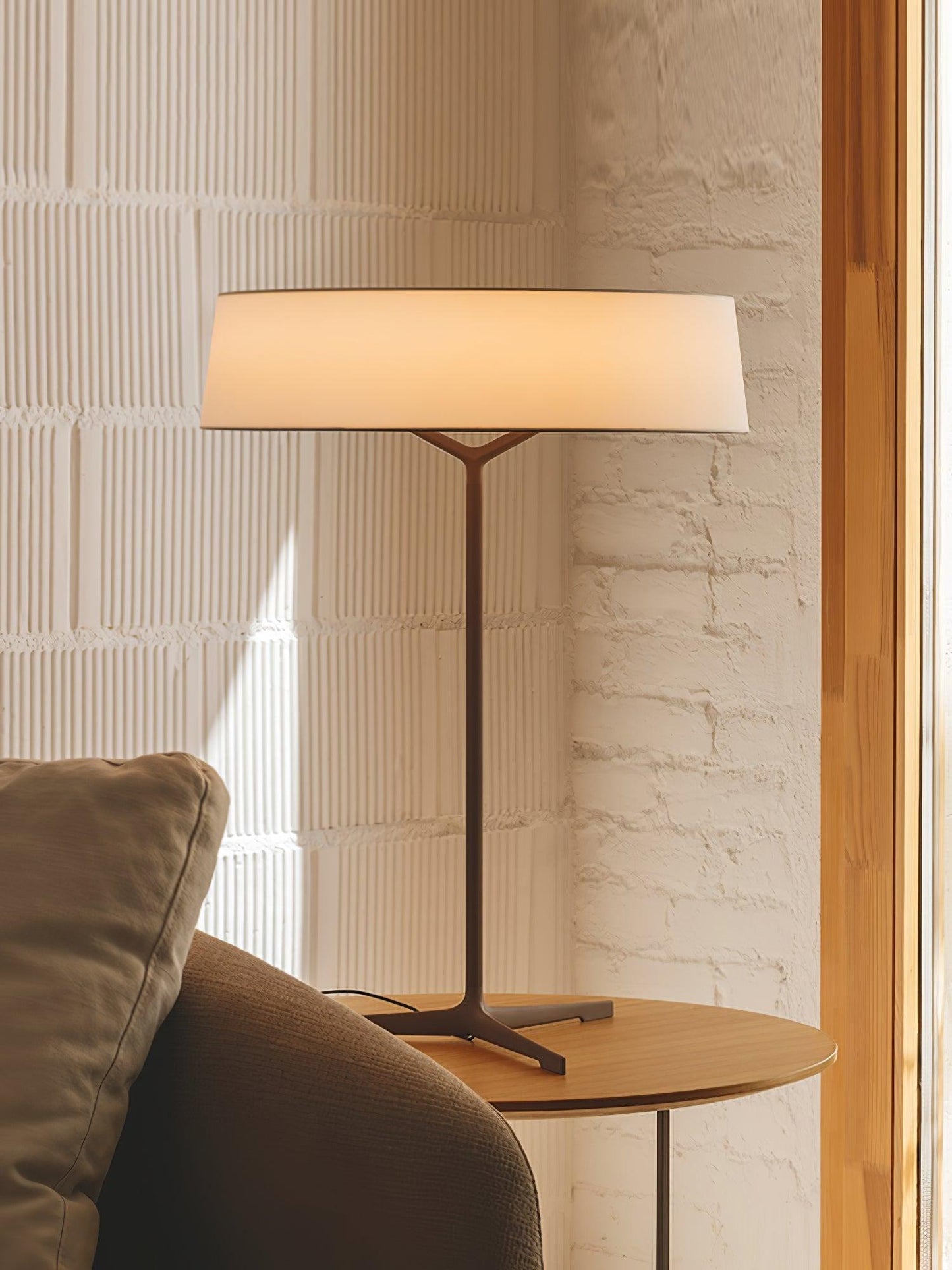 Dama Table Lamp | Metal, Fabric, Aluminum | Black, Grey