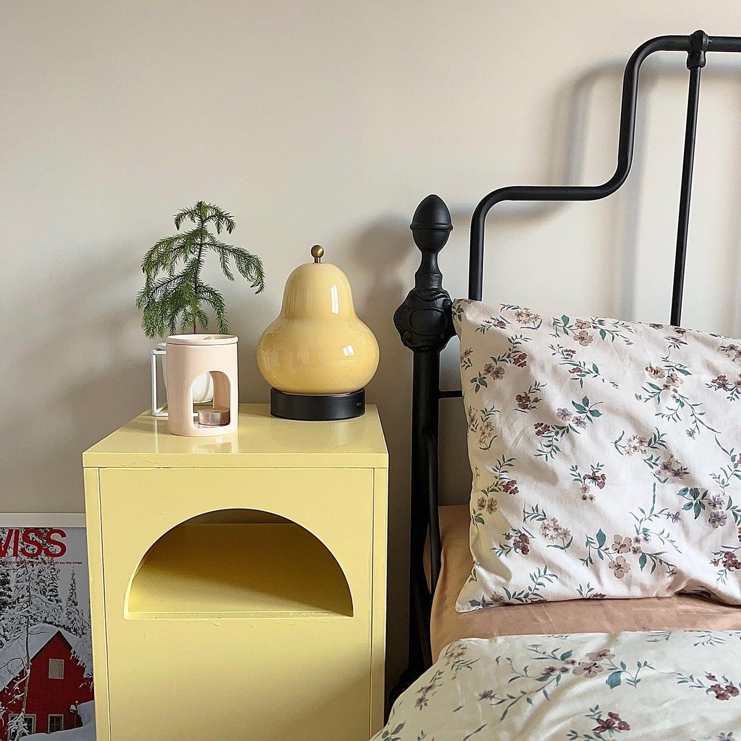 Pear Table Lamp | Vintage Metal & Glass | Gold and Cream