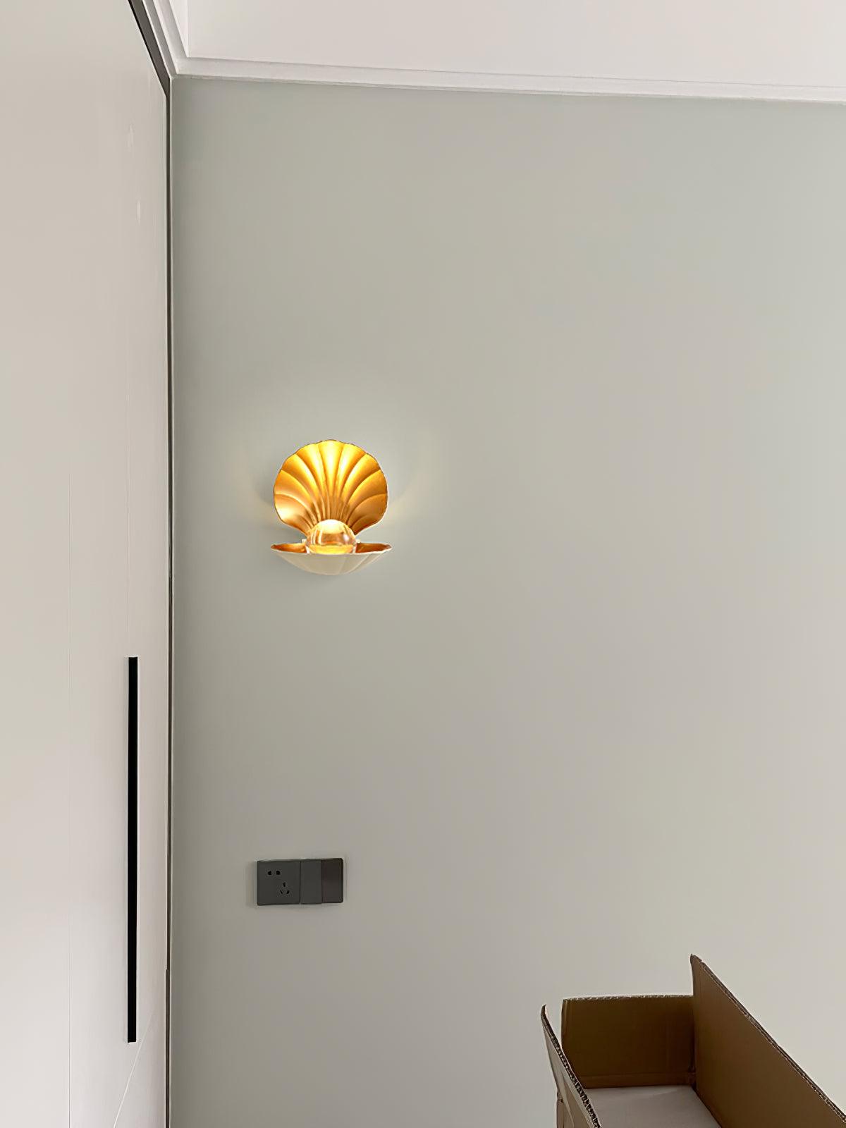 Pearl Clam Wall Light | Aluminum & Acrylic | Set of 2