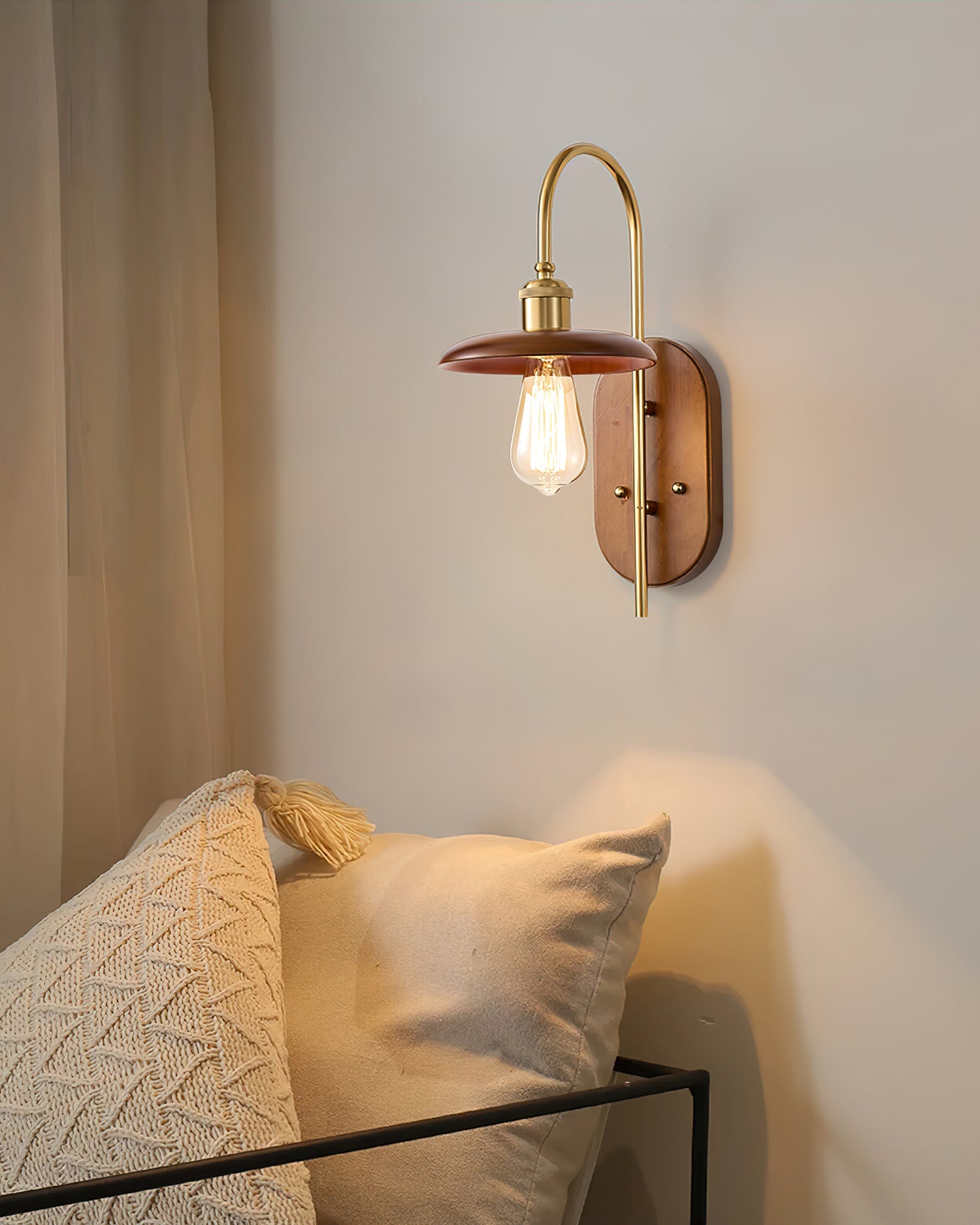 Rafi Wall Light | Brass & Walnut Wood | Retro Design
