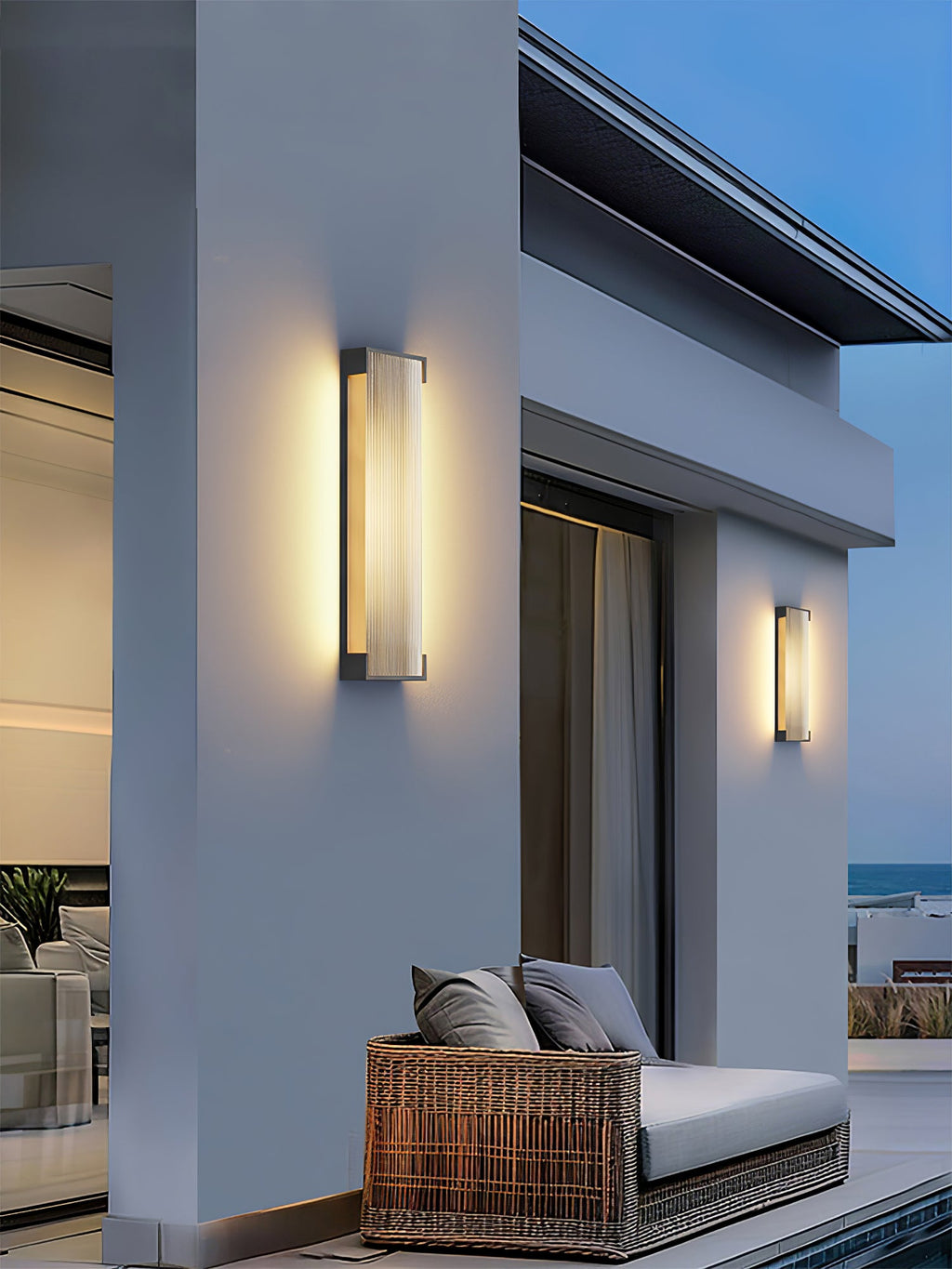 Solar Outdoor Wall Light | Black Stainless Steel | Remote Control, 8-10 Hours Illumination