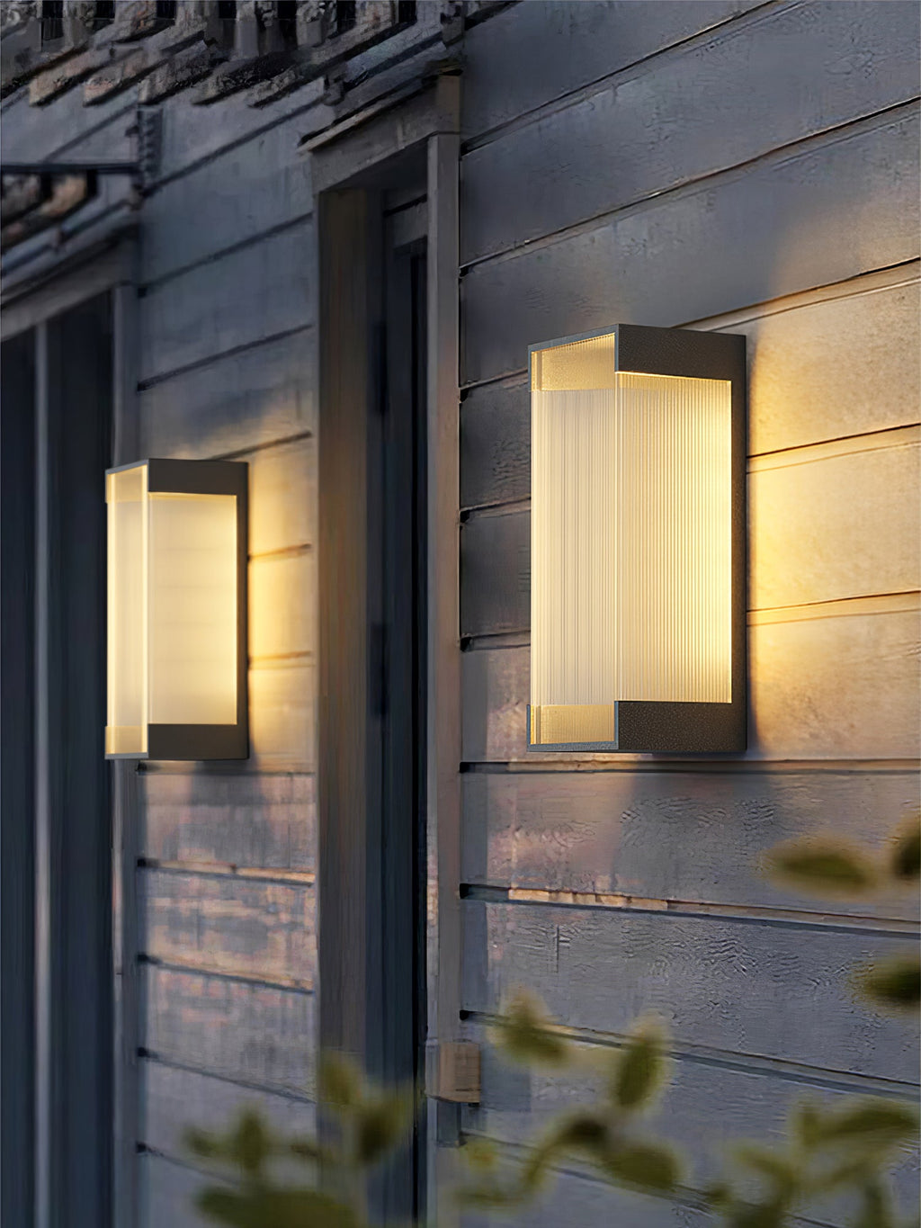 Solar Outdoor Wall Light | Black Stainless Steel | Remote Control, 8-10 Hours Illumination