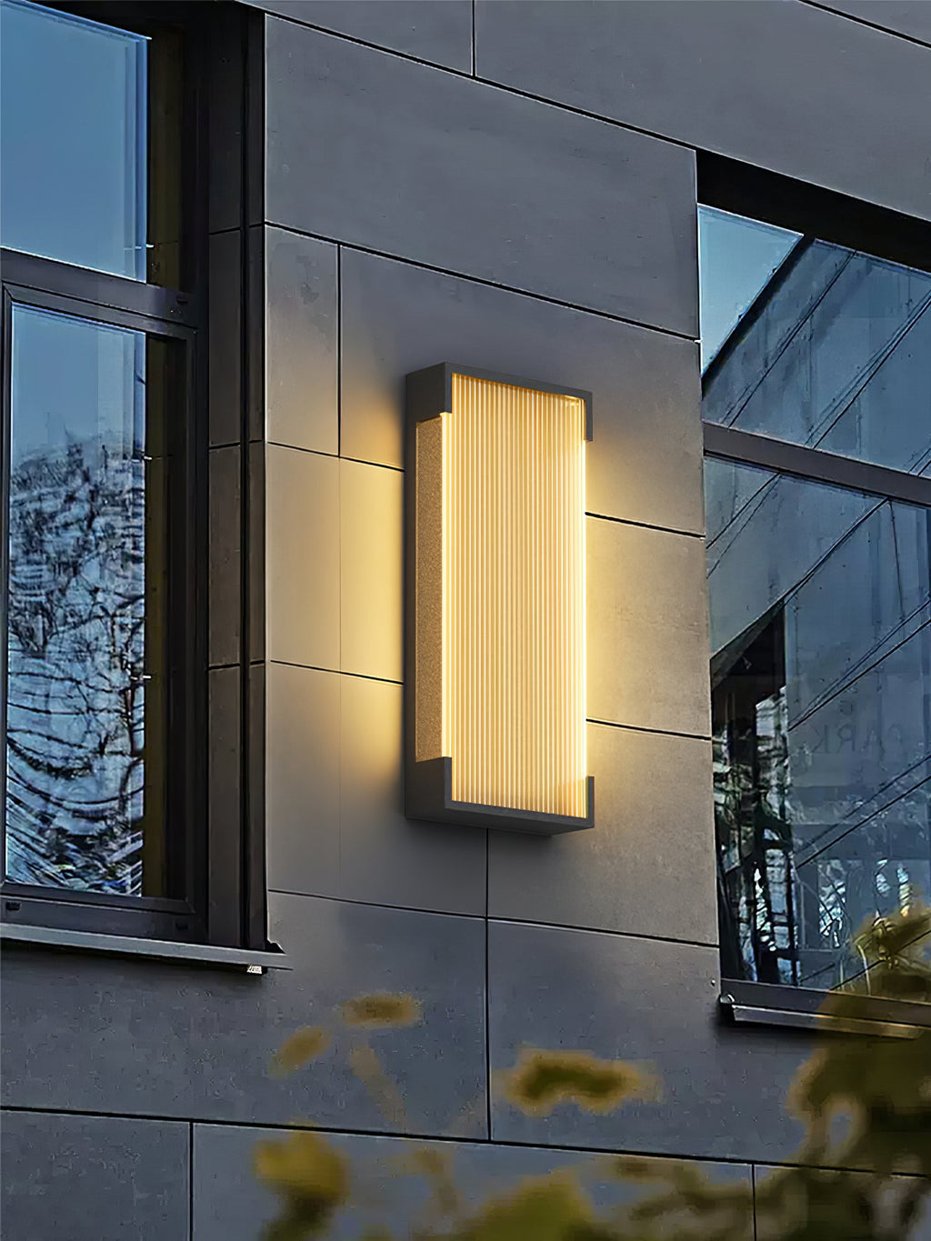 Solar Outdoor Wall Light | Black Stainless Steel | Remote Control, 8-10 Hours Illumination