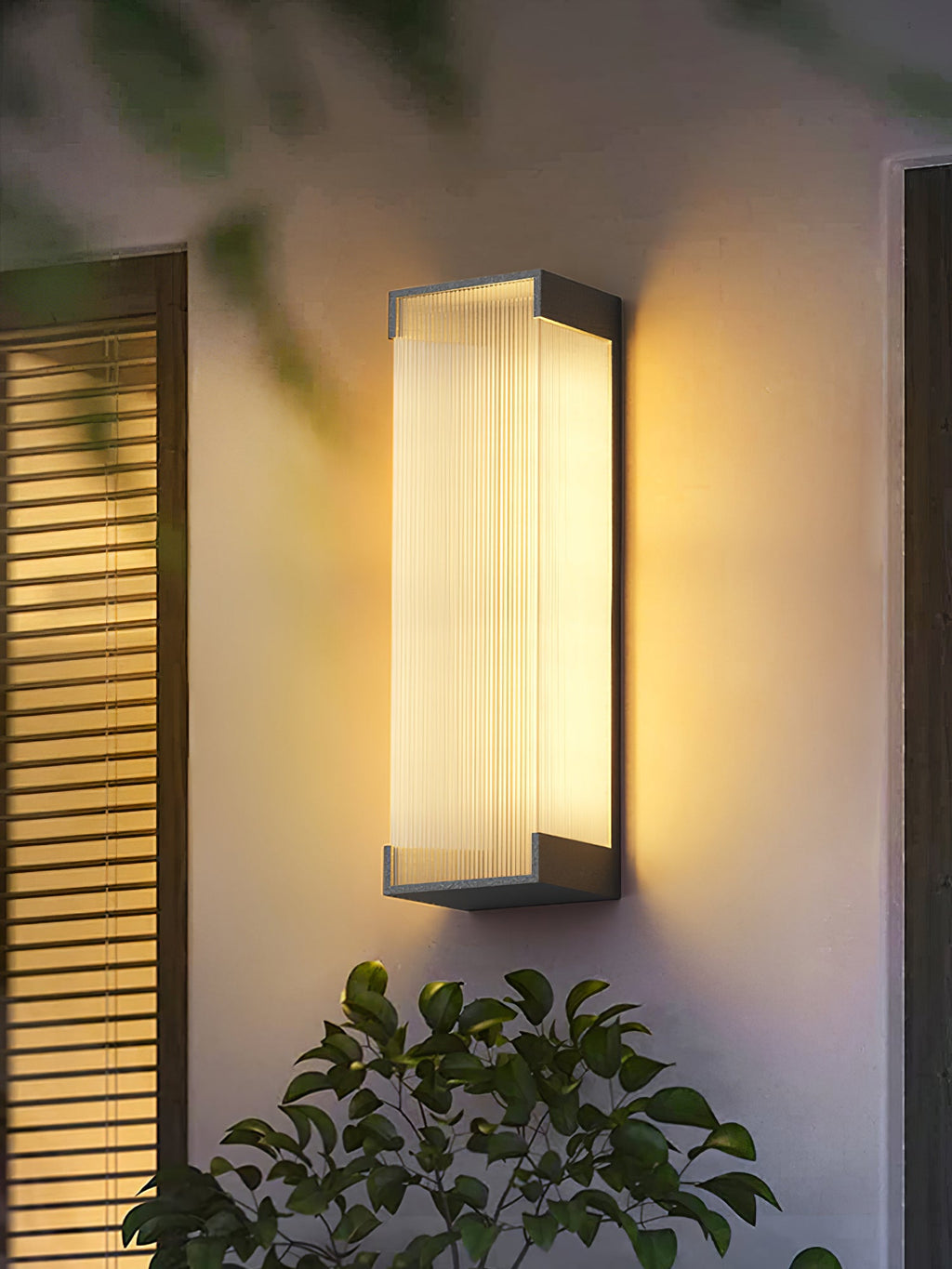 Solar Outdoor Wall Light | Black Stainless Steel | Remote Control, 8-10 Hours Illumination