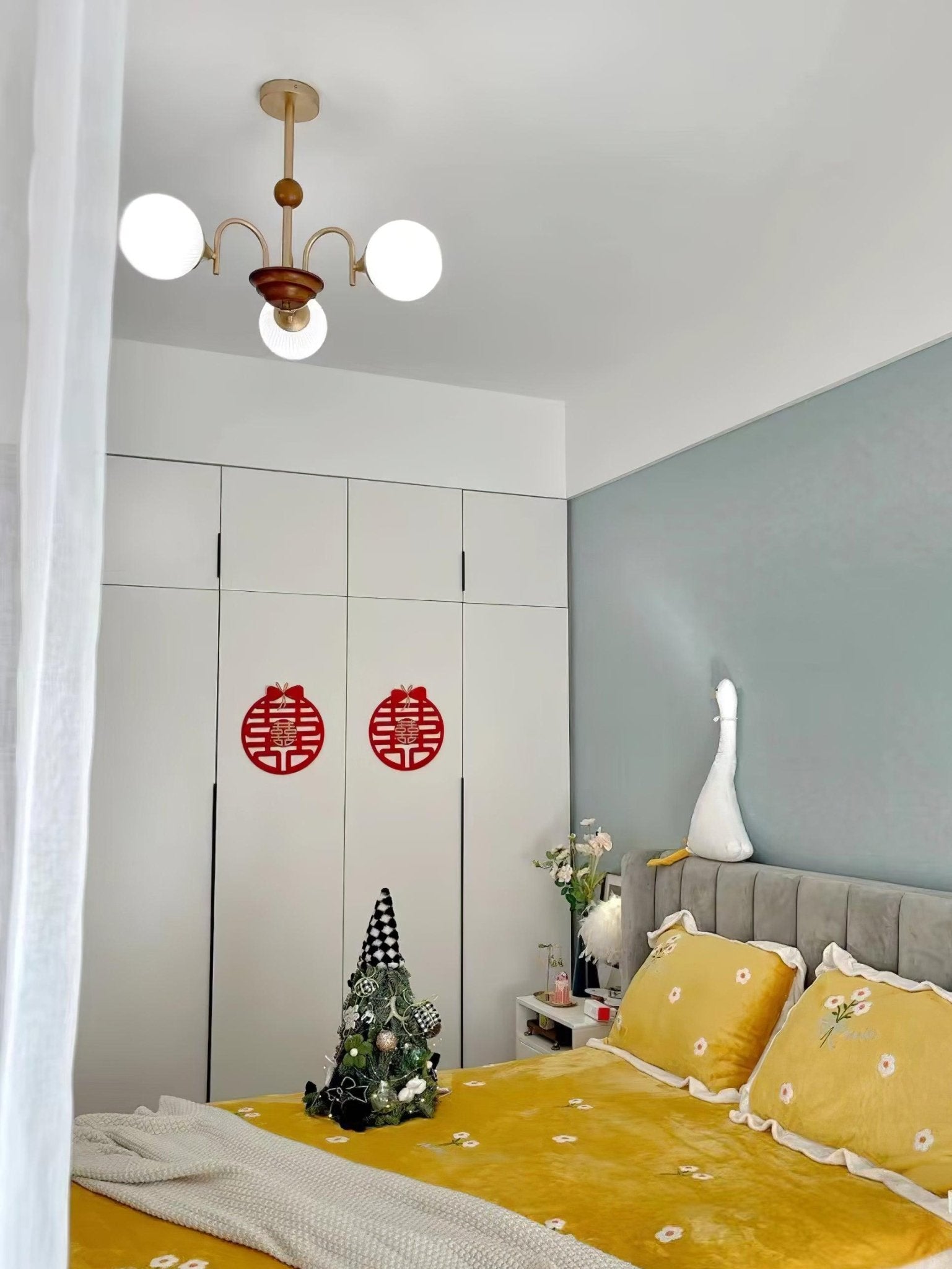 Glass Ribbed Chandelier | Metal & Glass | Gold & Walnut Finish
