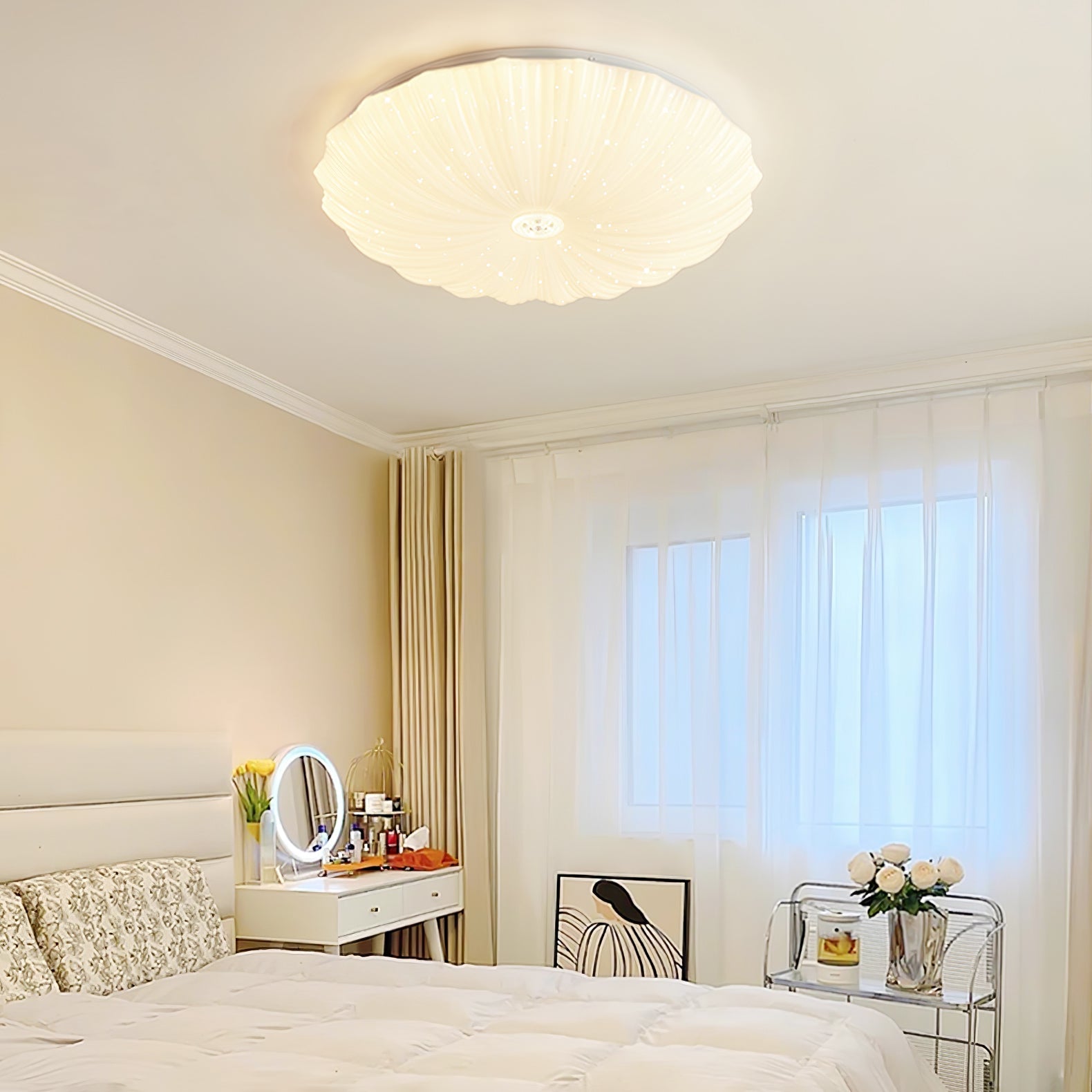 Acrylic Shell Ceiling Lamp | Metal & Acrylic | White