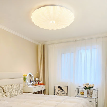 Acrylic Shell Ceiling Lamp | Metal & Acrylic | White