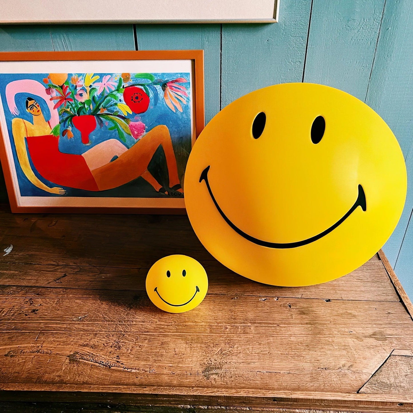 Smiling Rechargeable Table Lamp | Warm Yellow LED | 23cm Diameter