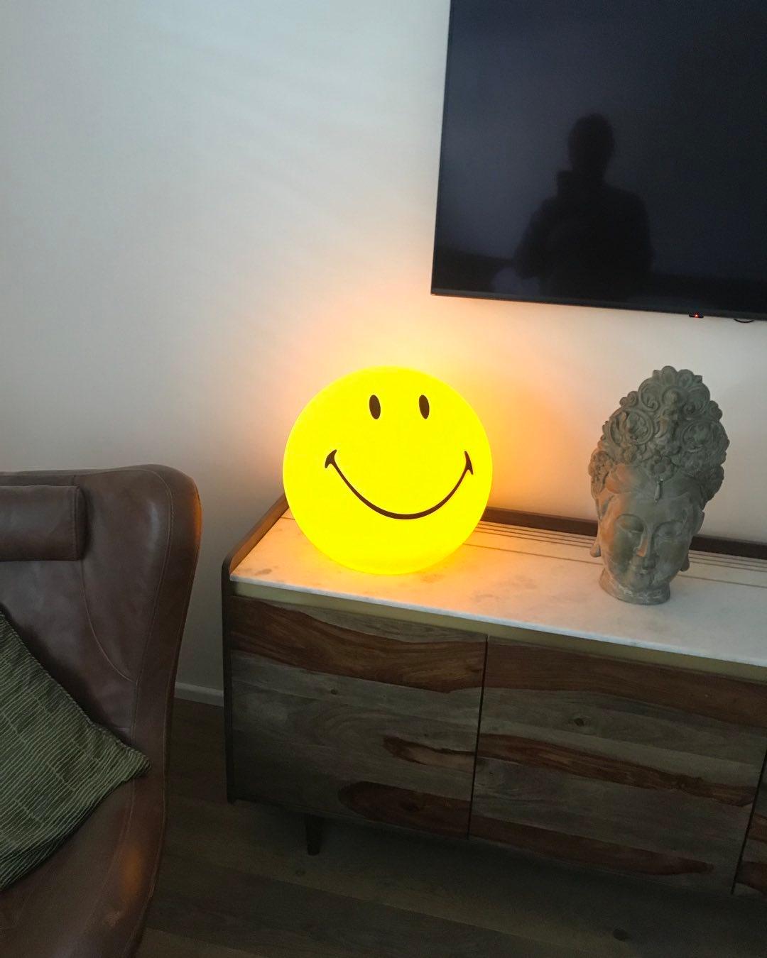 Smiling Rechargeable Table Lamp | Warm Yellow LED | 23cm Diameter