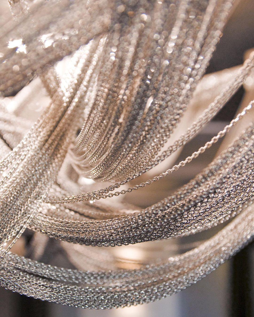 Aluminum Chain Ceiling Light | Modern Metal Design | Gold & Silver Options