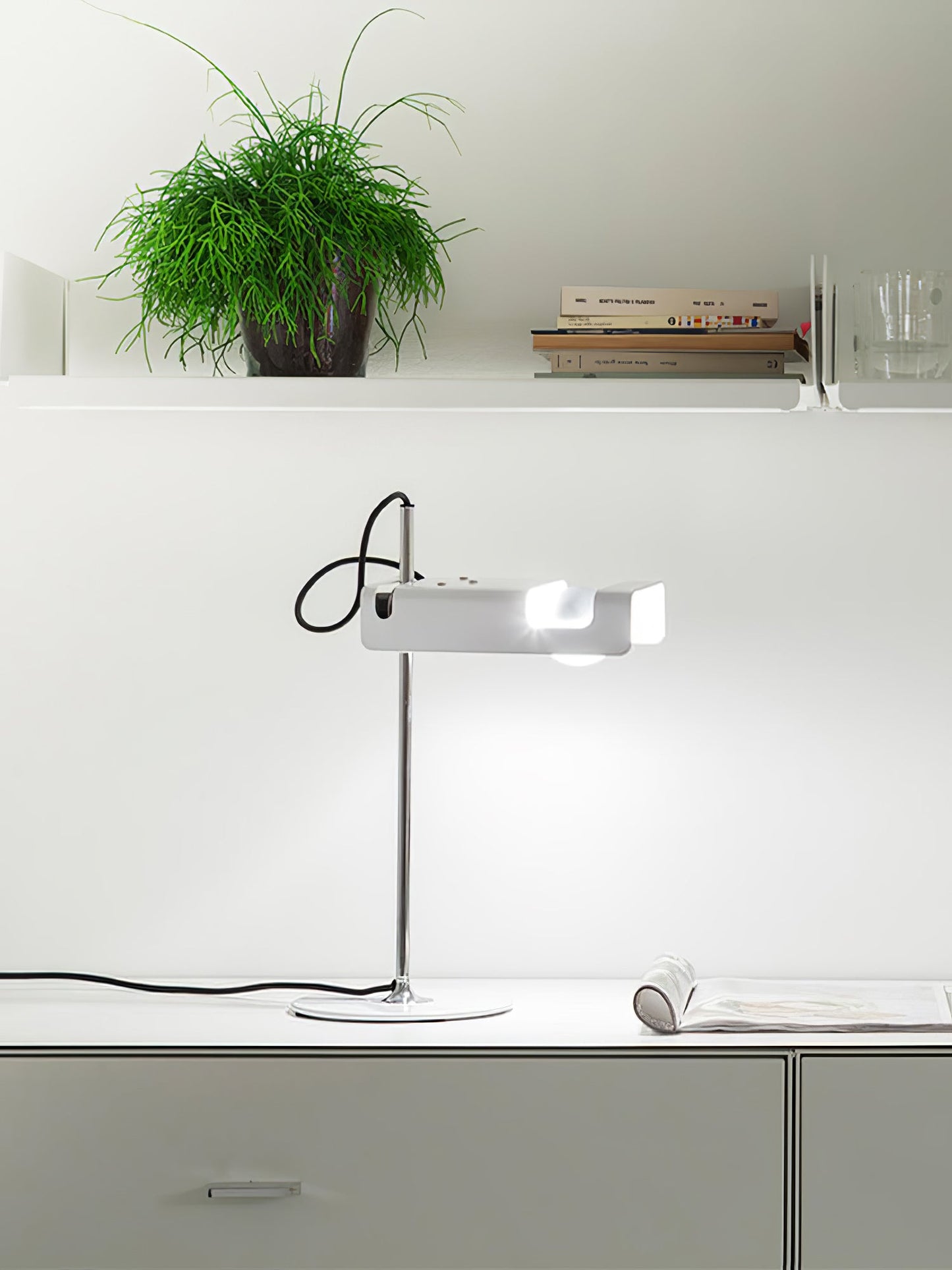 Spider Table Lamp | Metal Enameled Finish | White or Black