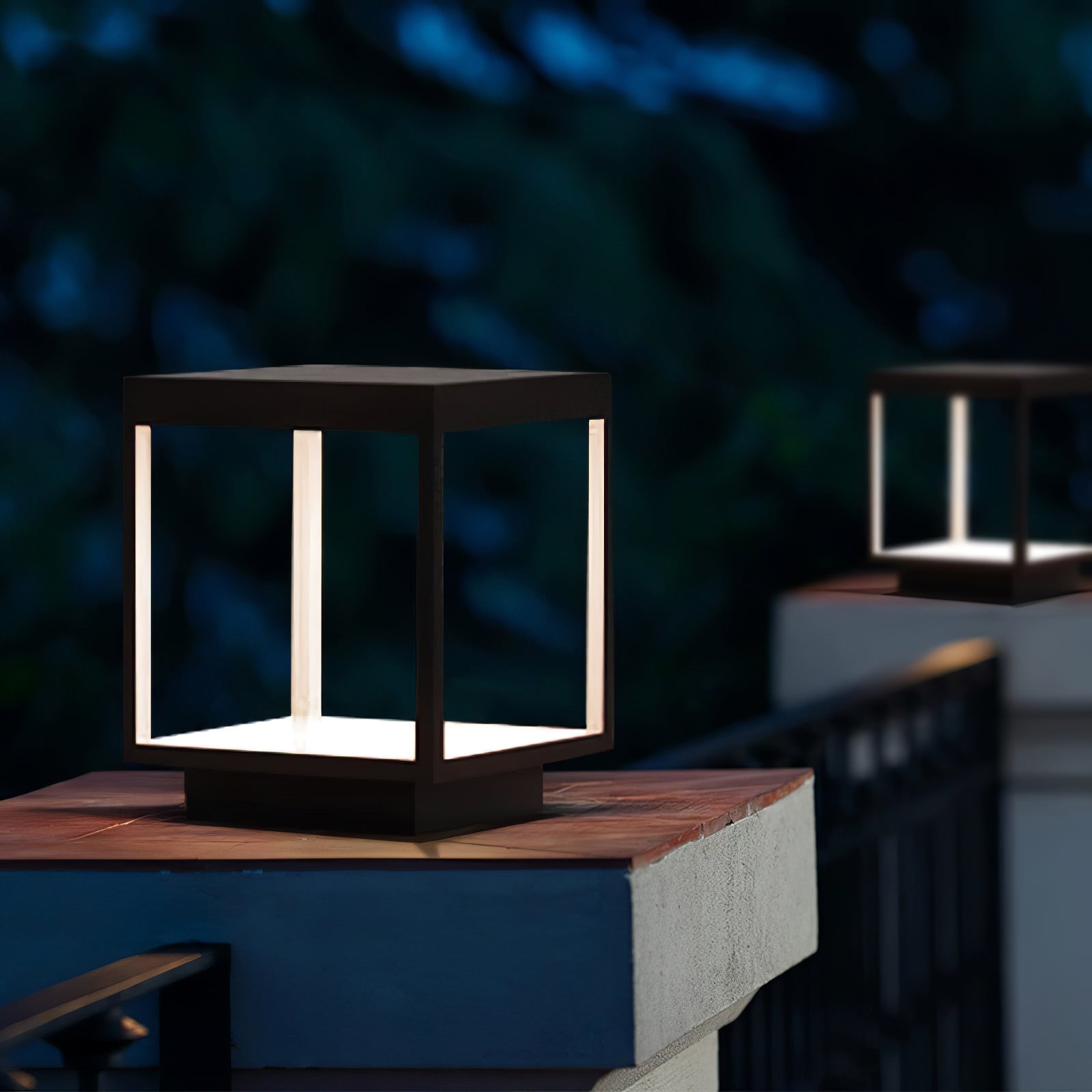 Square Frame Solar Outdoor Light | Stainless Steel | Black & White, Remote Control