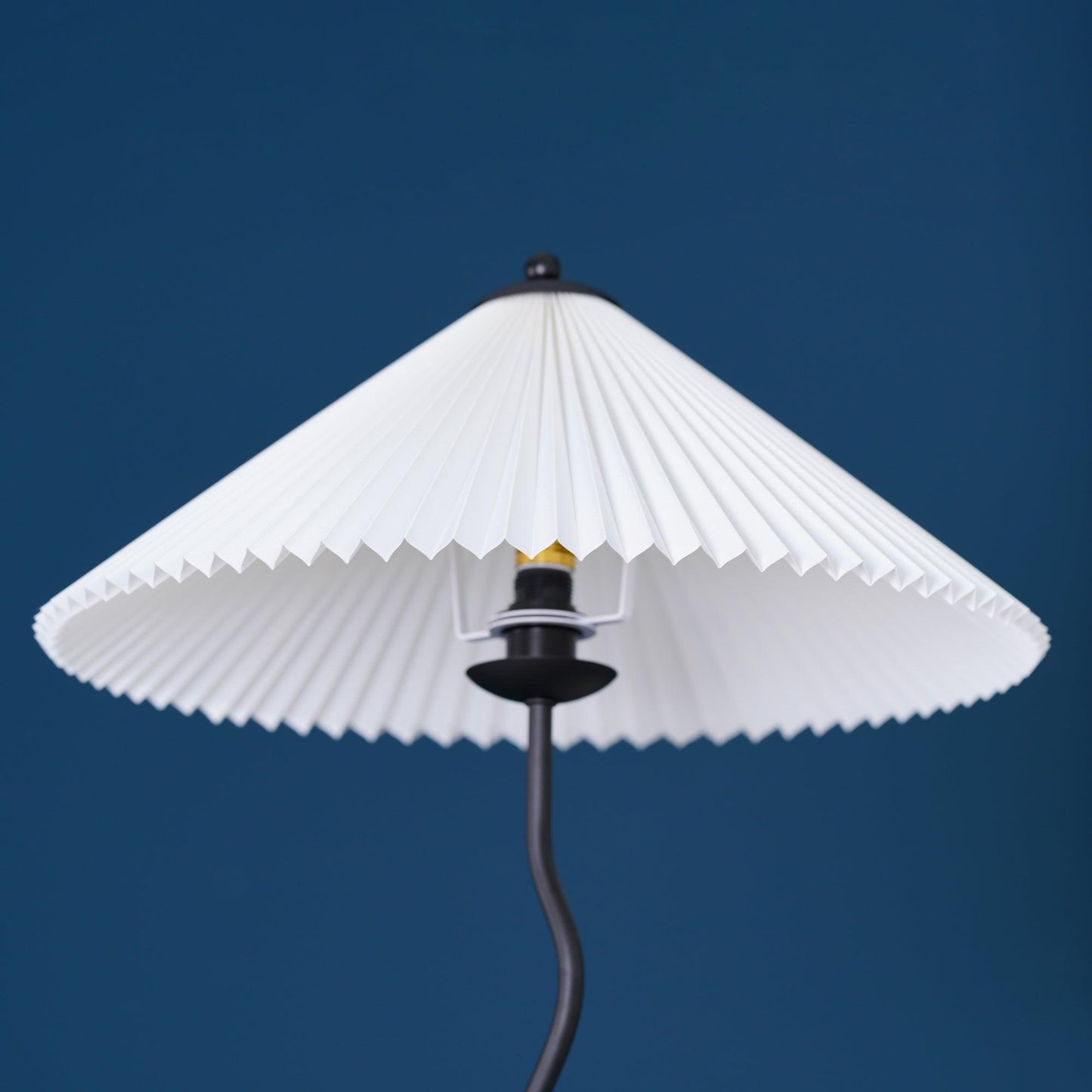 Squiggle Floor Lamp | Black Metal & White Fabric Shade | 150cm