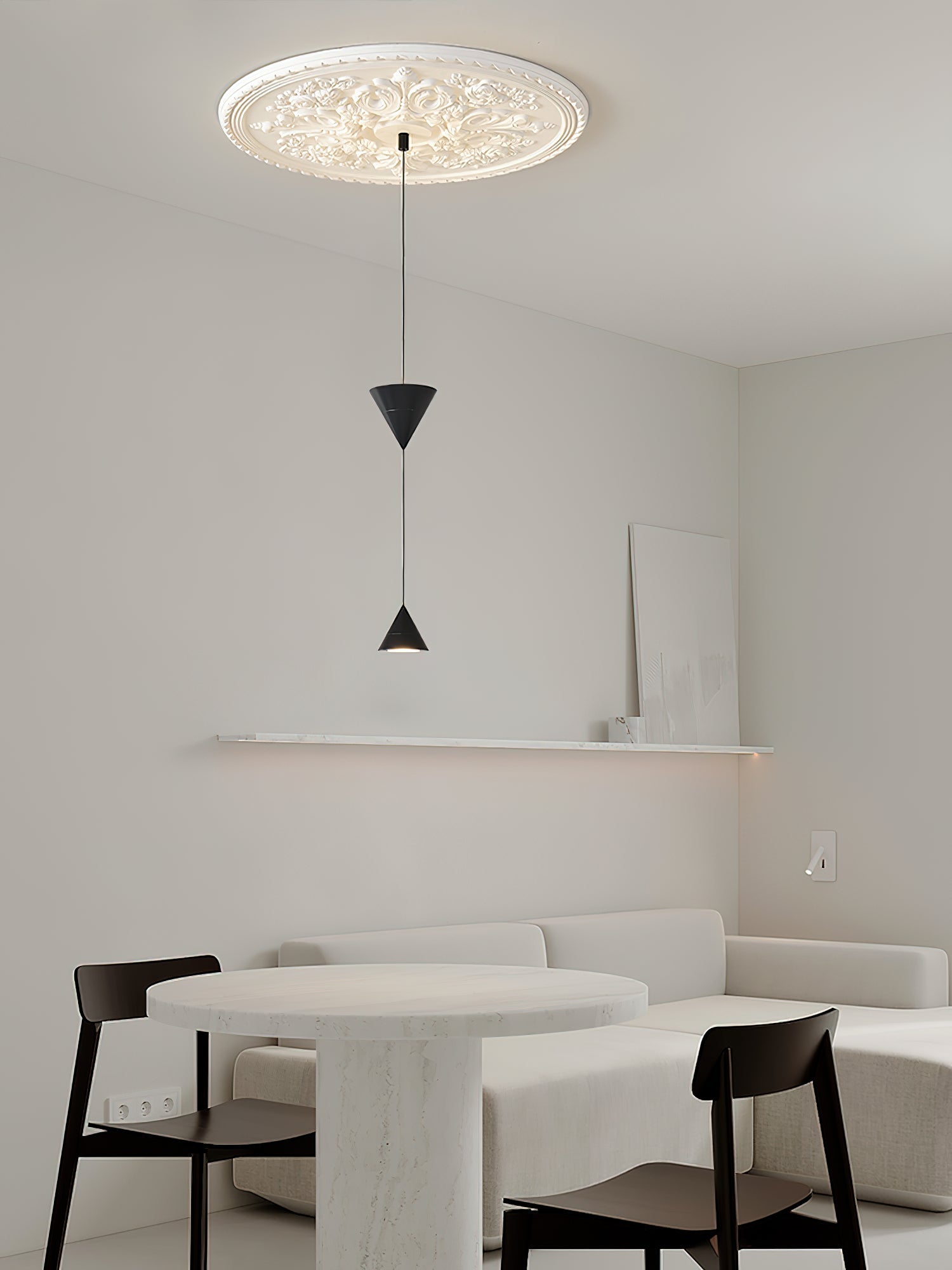 Stralunata Pendant Lamp | Minimalist Metal Design | Adjustable Height