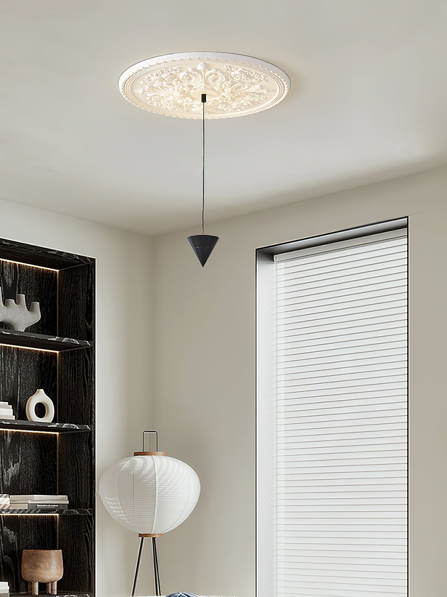 Stralunata Pendant Lamp | Minimalist Metal Design | Adjustable Height