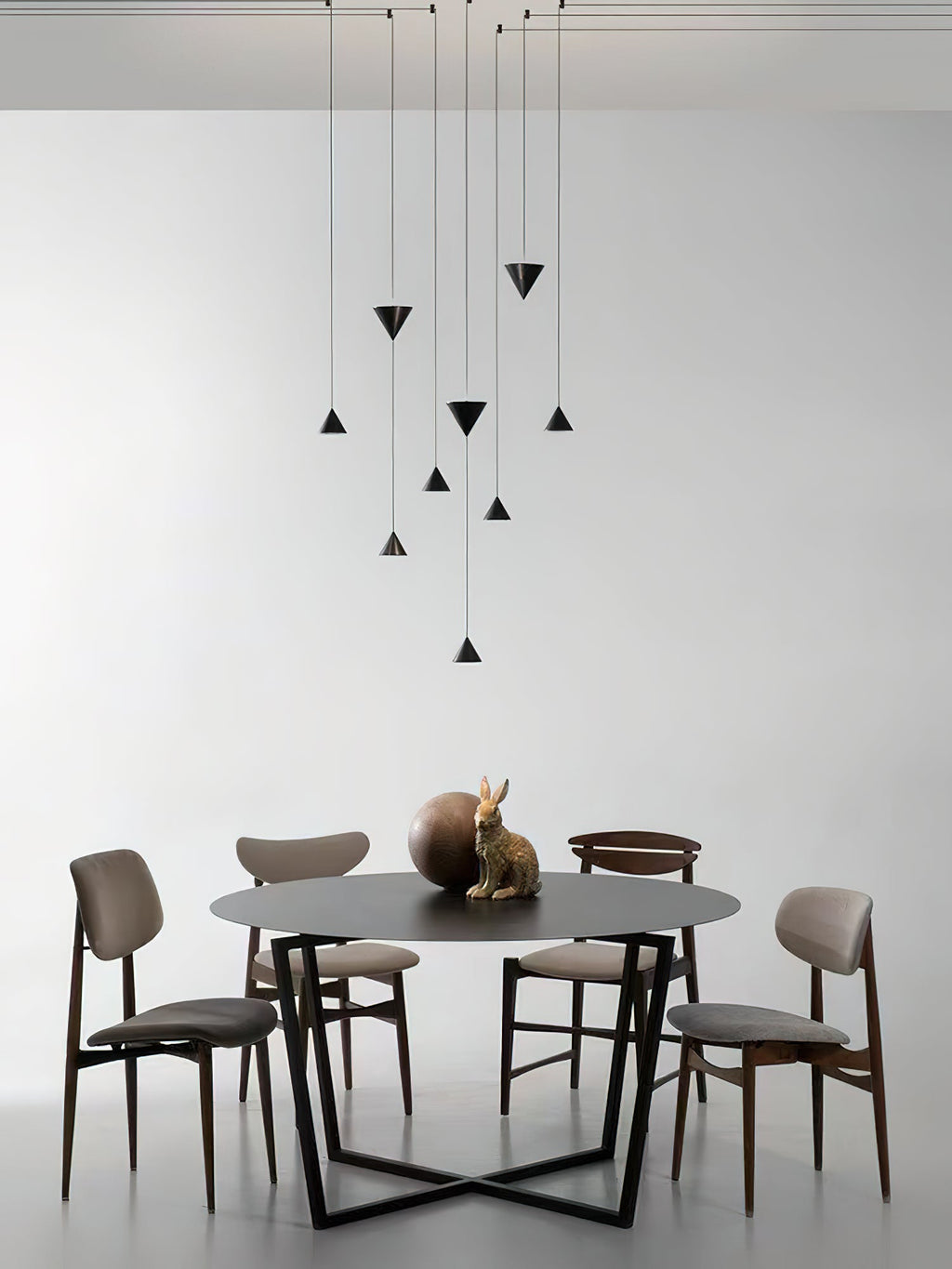 Stralunata Pendant Lamp | Minimalist Metal Design | Adjustable Height