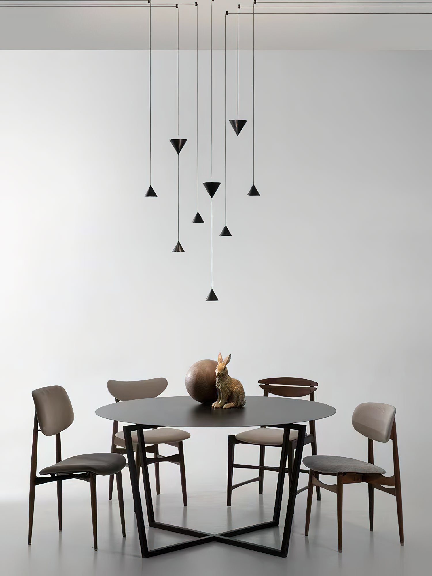 Stralunata Pendant Lamp | Minimalist Metal Design | Adjustable Height