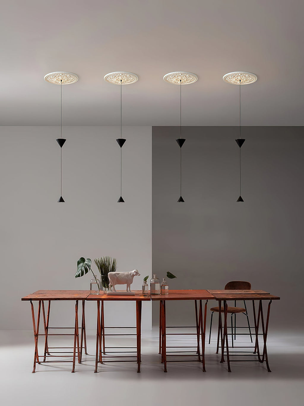 Stralunata Pendant Lamp | Minimalist Metal Design | Adjustable Height