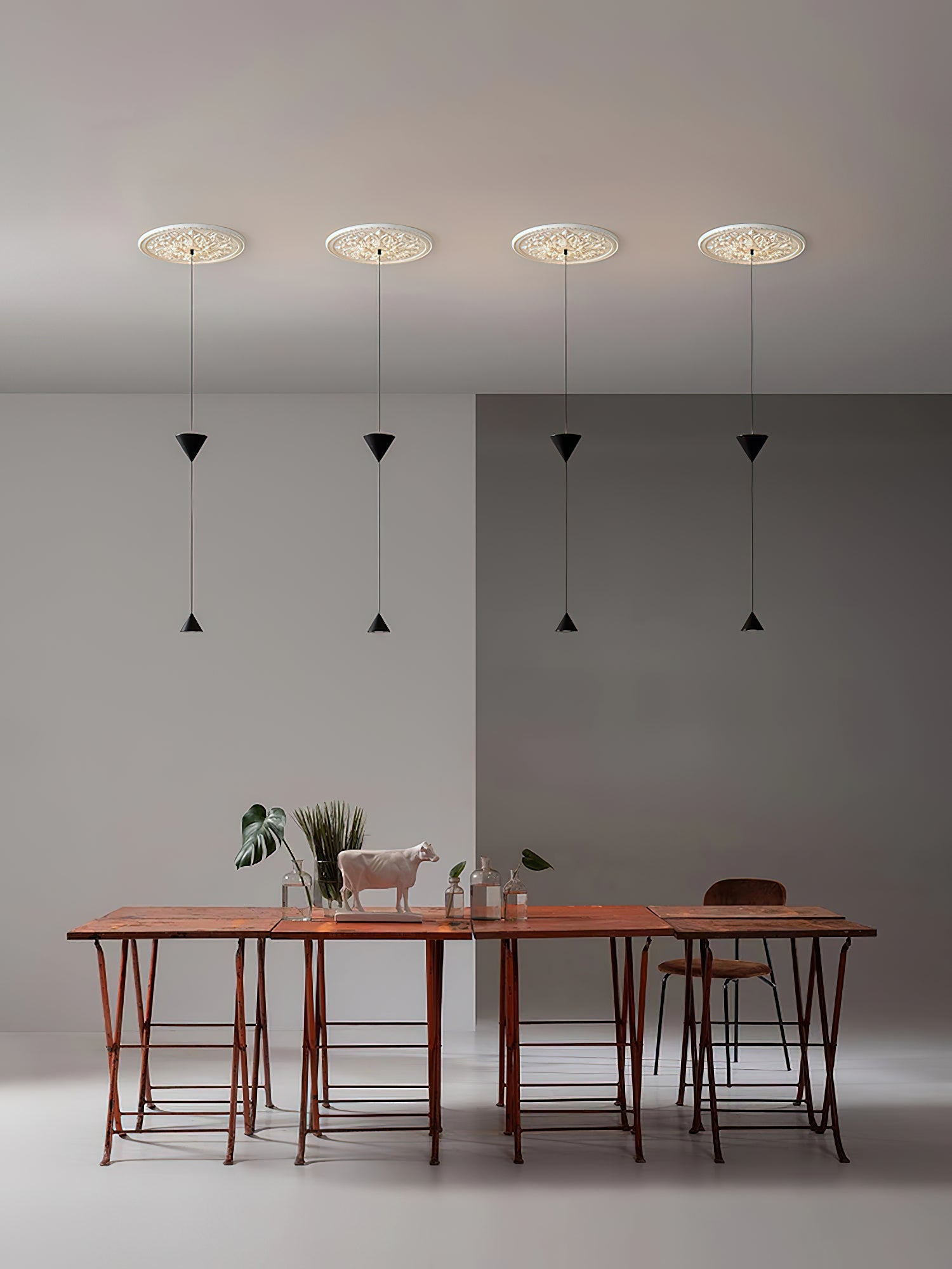 Stralunata Pendant Lamp | Minimalist Metal Design | Adjustable Height