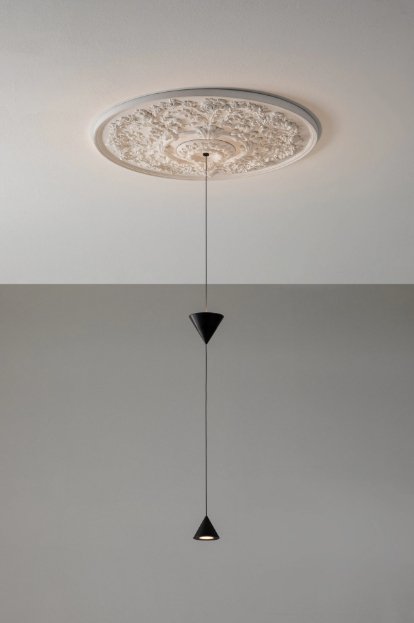 Stralunata Pendant Lamp | Minimalist Metal Design | Adjustable Height