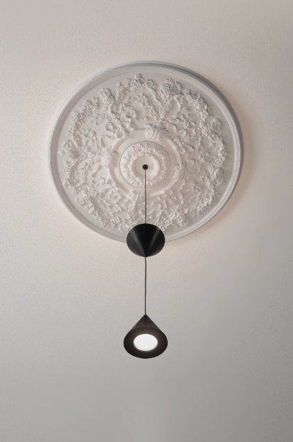 Stralunata Pendant Lamp | Minimalist Metal Design | Adjustable Height
