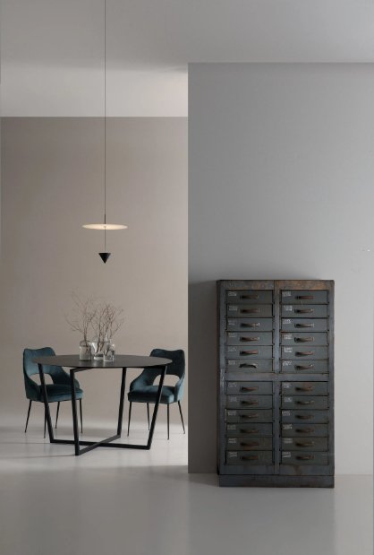 Stralunata Pendant Lamp | Minimalist Metal Design | Adjustable Height