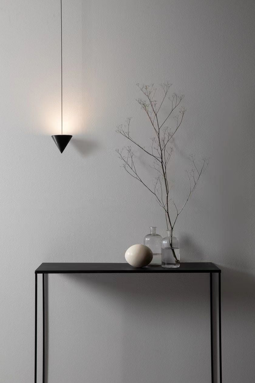 Stralunata Pendant Lamp | Minimalist Metal Design | Adjustable Height