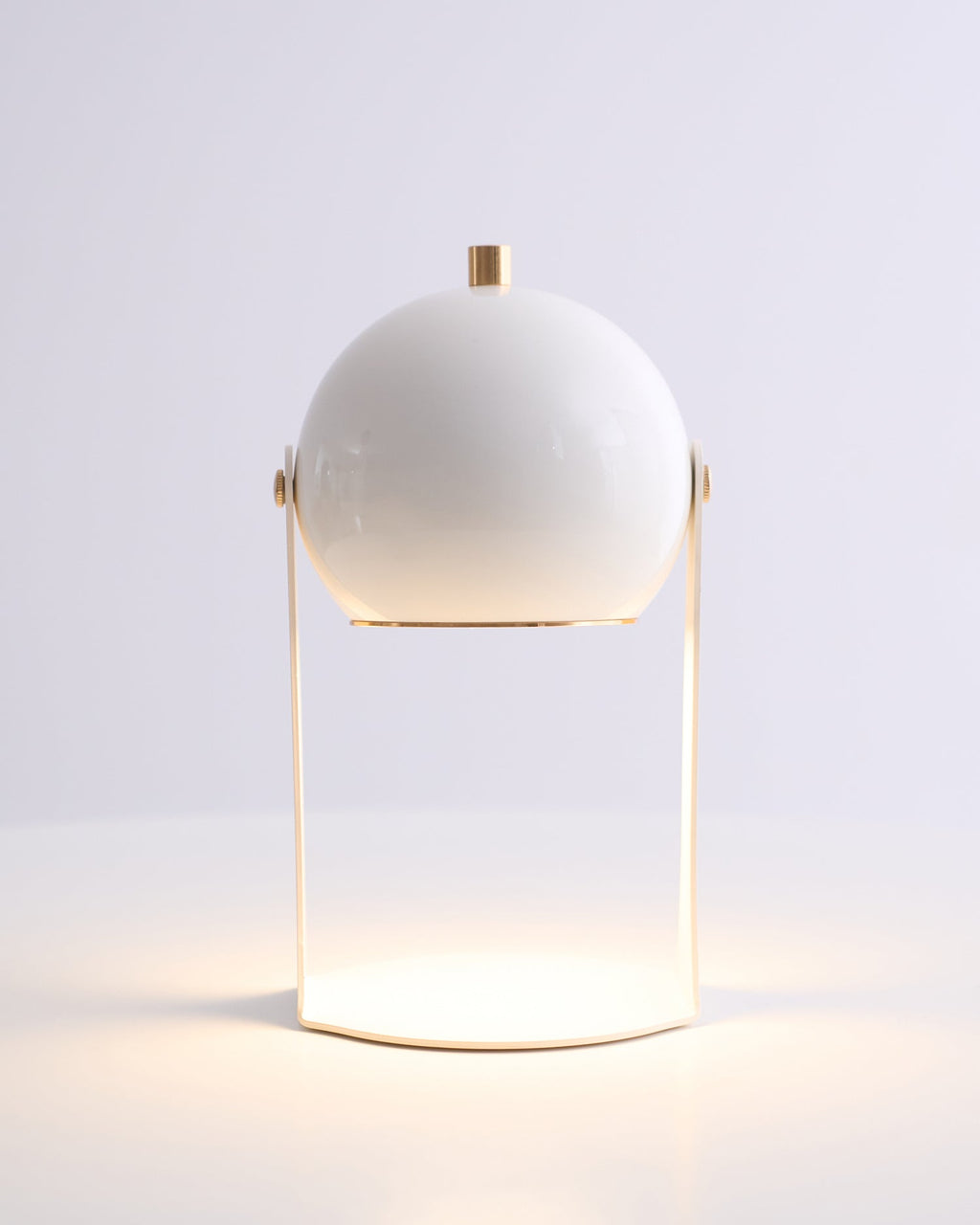 Svejk Table Lamp | Glossy Black and White | Touch Control