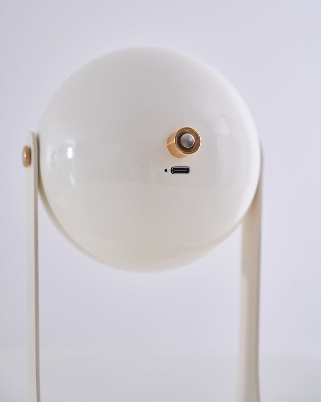 Svejk Table Lamp | Glossy Black and White | Touch Control