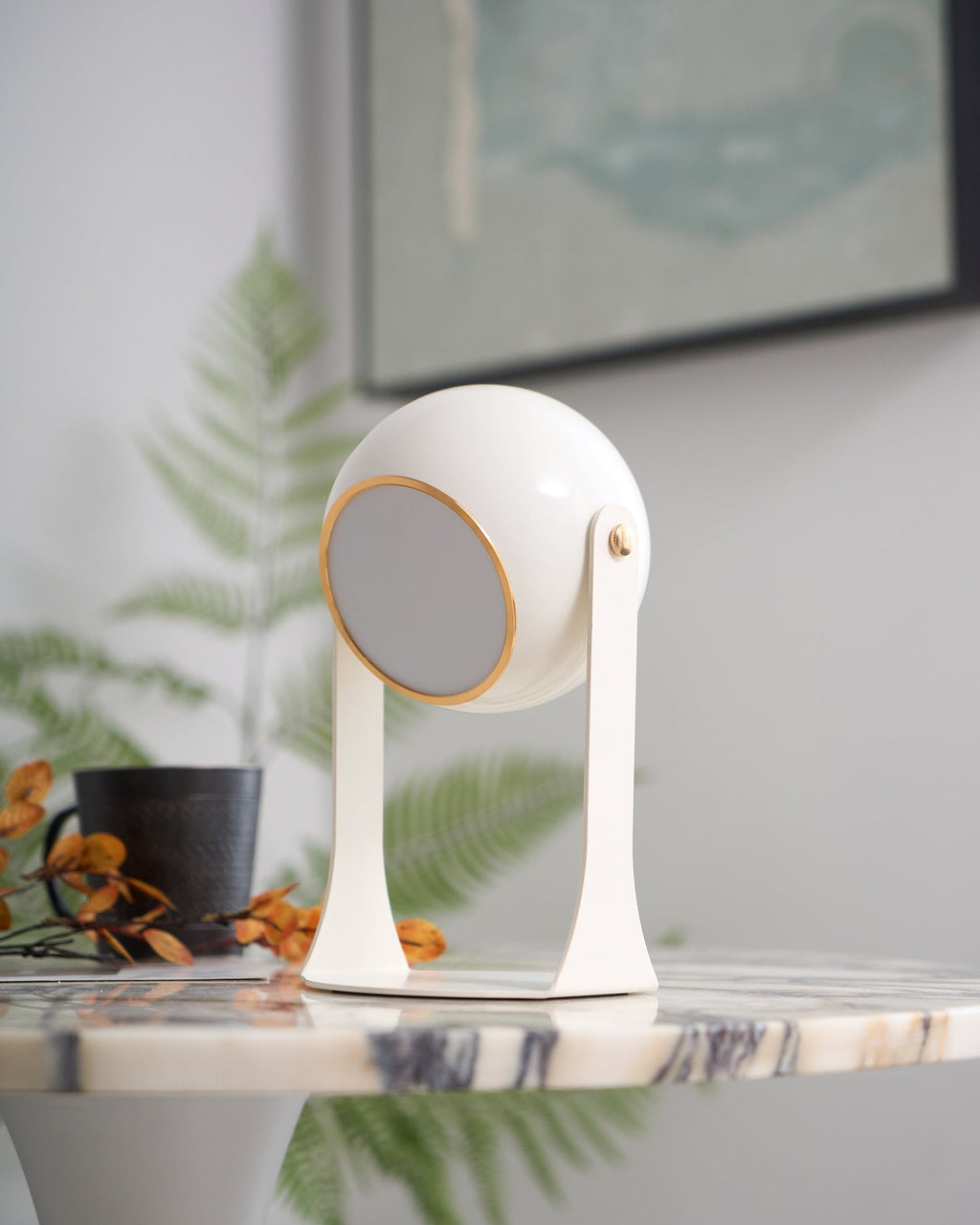 Svejk Table Lamp | Glossy Black and White | Touch Control