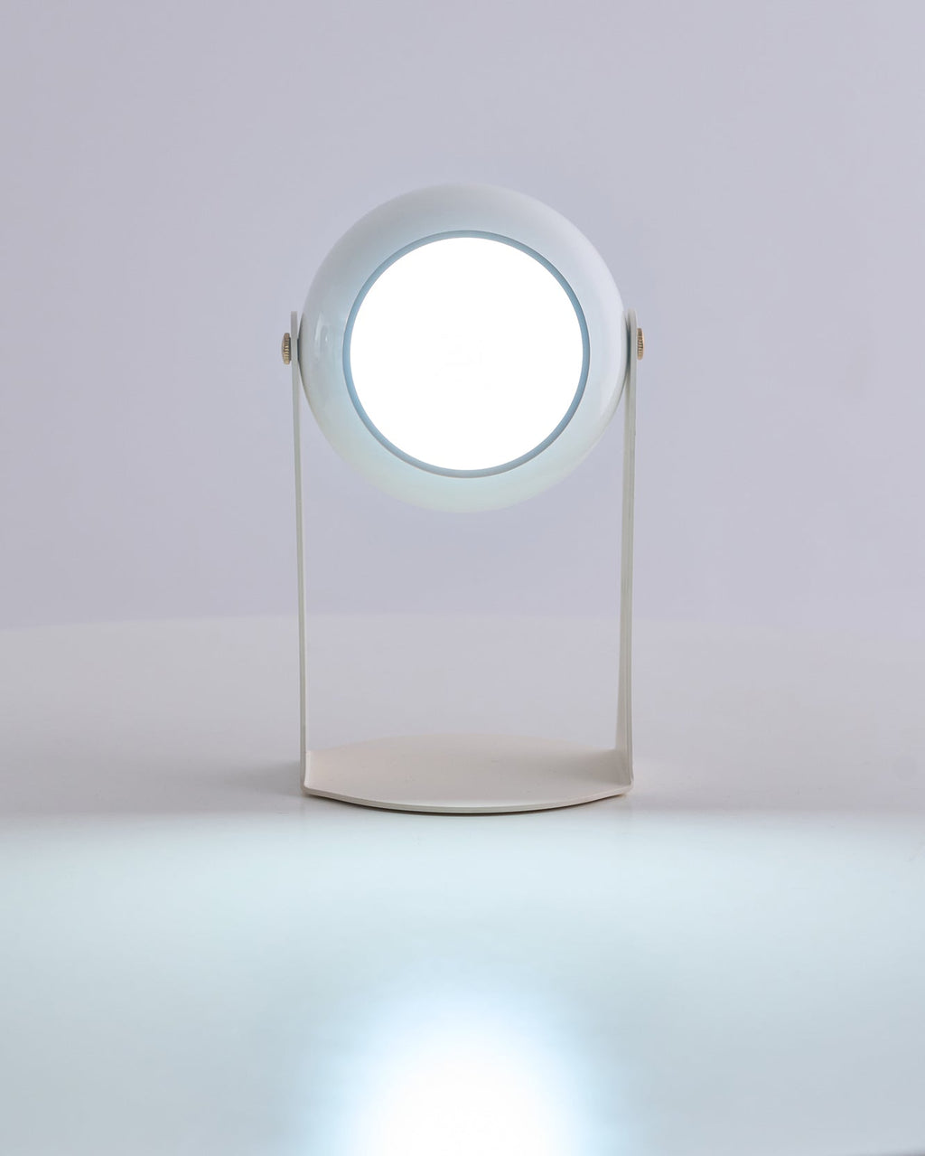 Svejk Table Lamp | Glossy Black and White | Touch Control