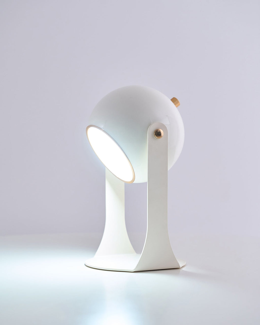 Svejk Table Lamp | Glossy Black and White | Touch Control
