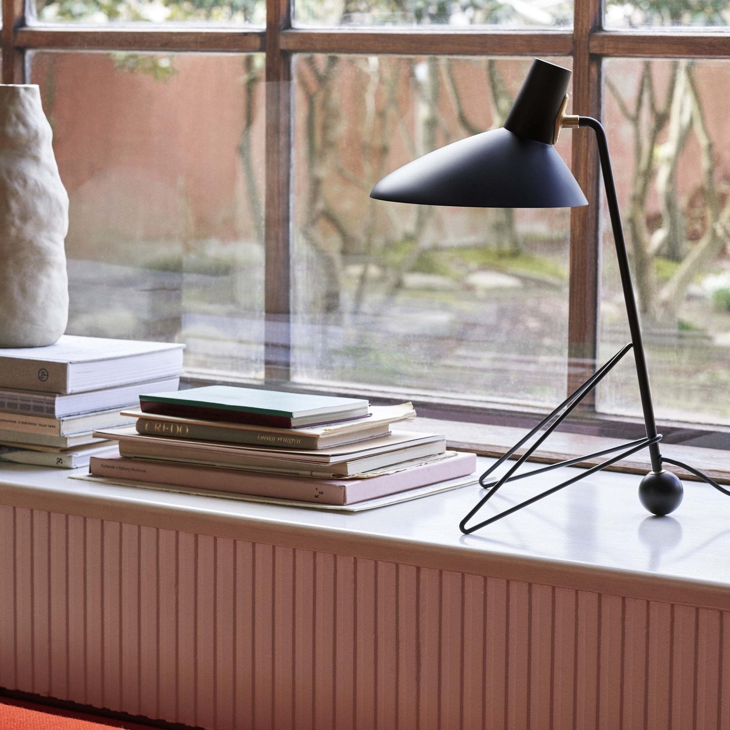Svelte Noir Table Lamp | Matte Black Metal | 31cm Diameter