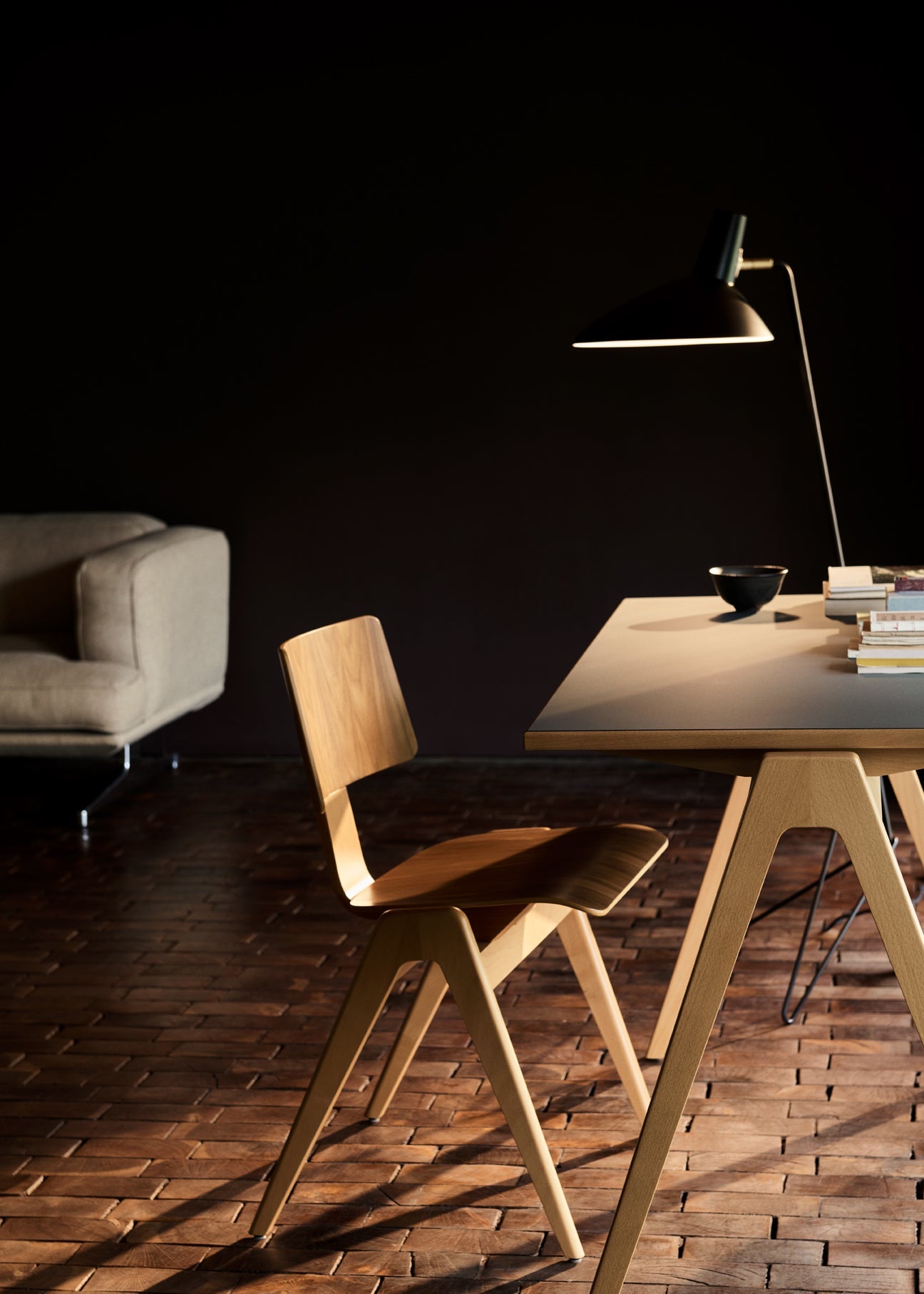 Svelte Noir Table Lamp | Matte Black Metal | 31cm Diameter