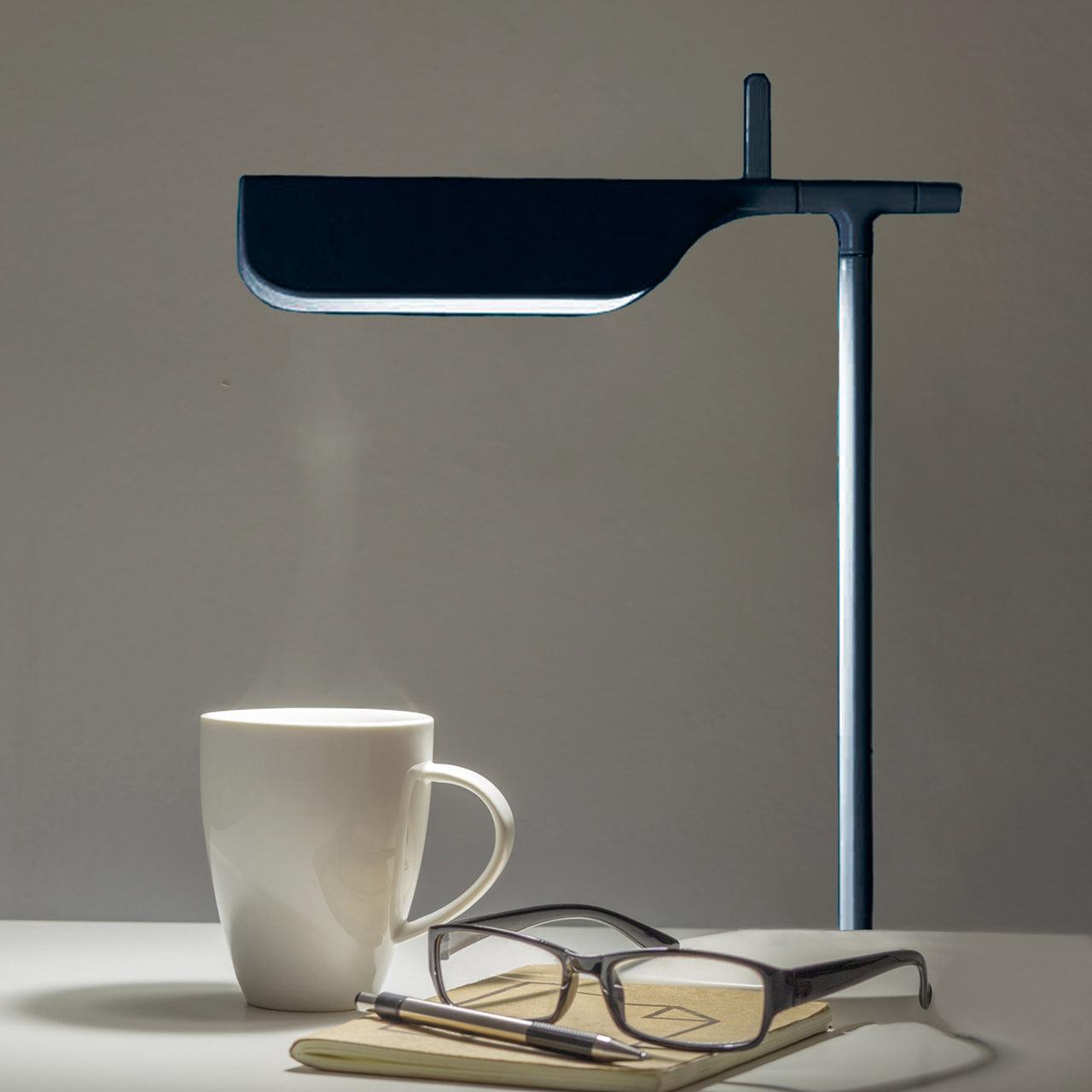 Pivot Ease Table Lamp | Die-Cast Aluminum | Matt Black