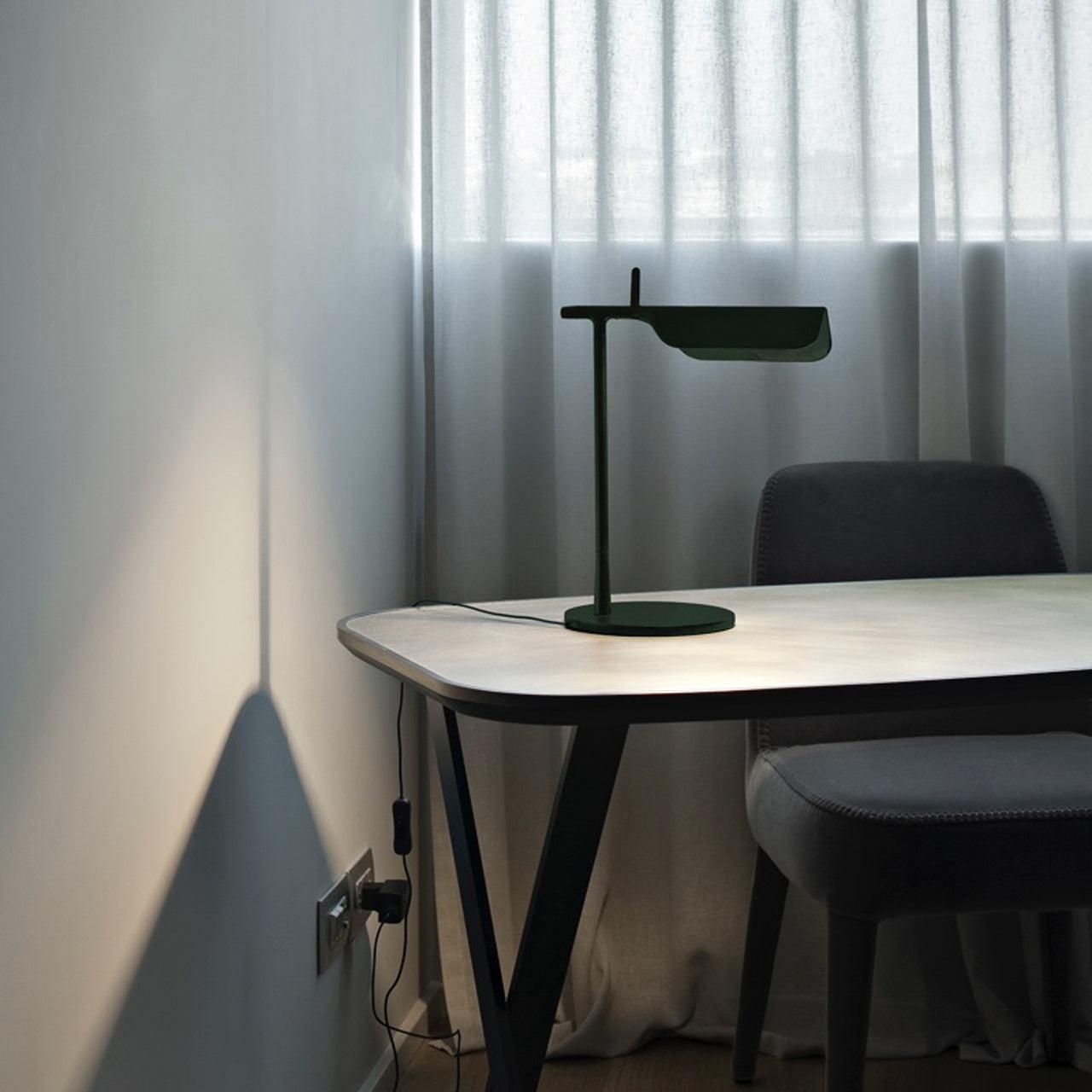 Pivot Ease Table Lamp | Die-Cast Aluminum | Matt Black